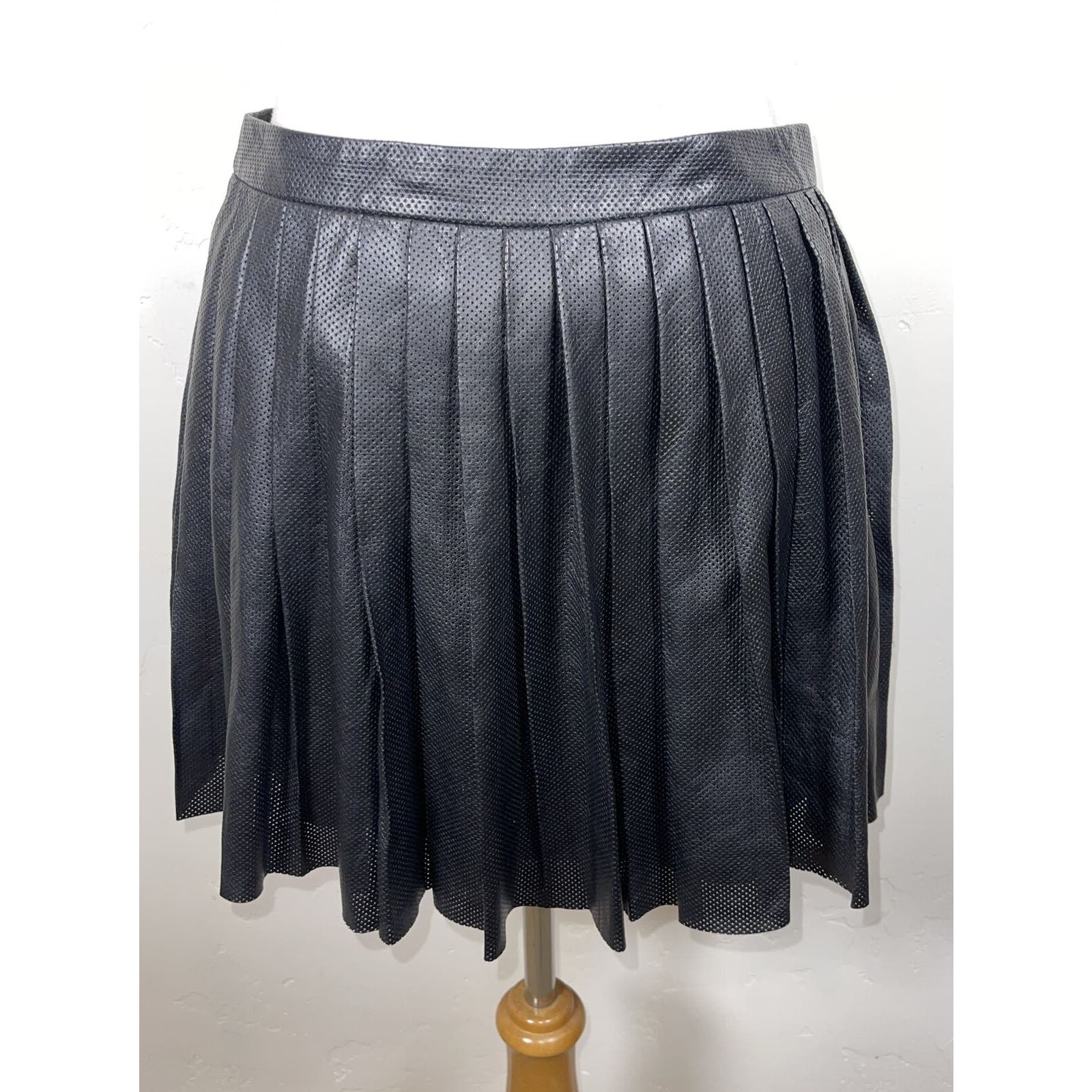 Theory Leather Women's Black Pierced Leather Pleated Mini Skirt Sz 2