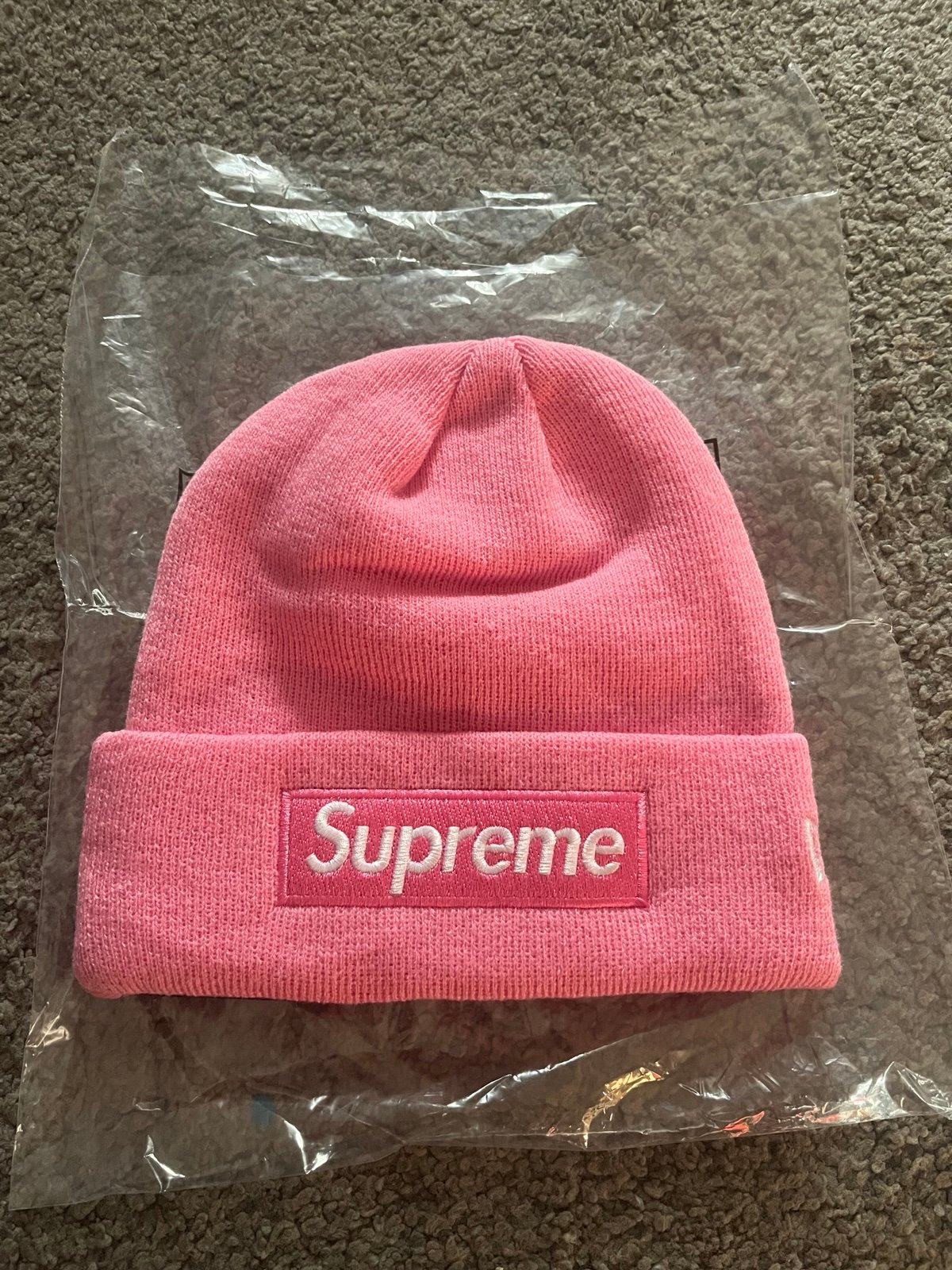 Supreme Gradient Crochet Beanie PinkSupreme Gradient Crochet