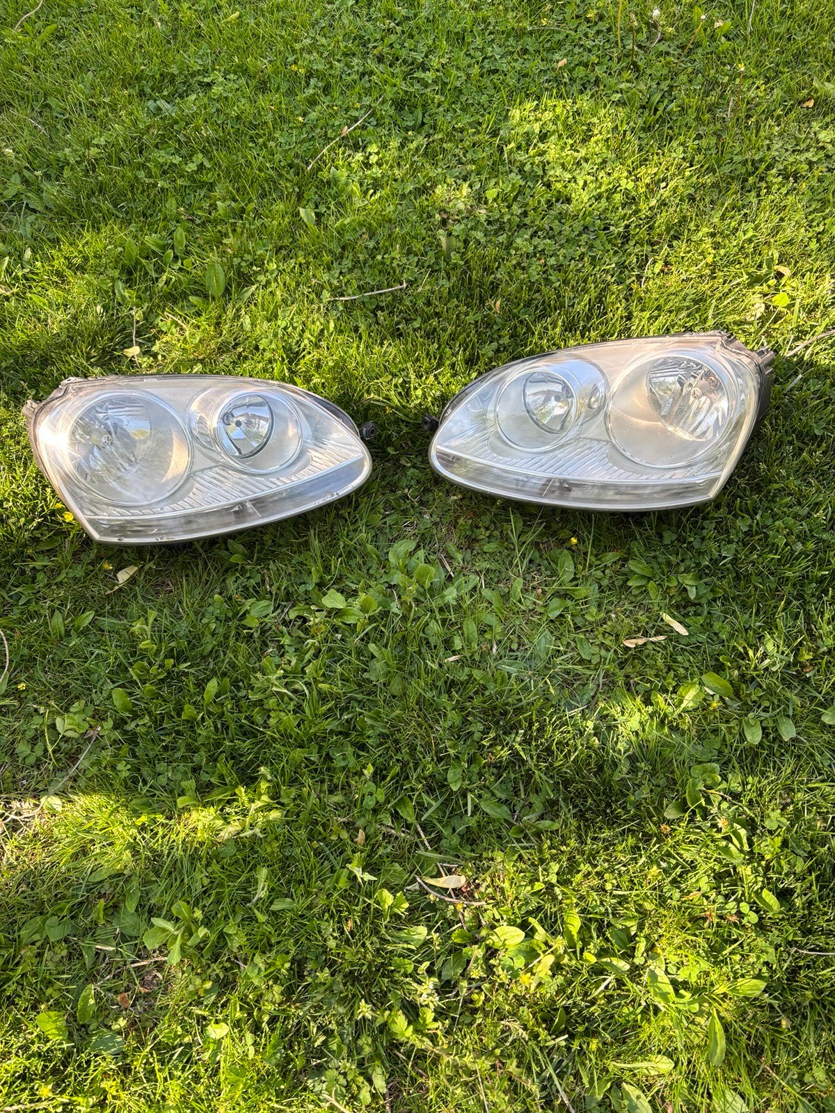 2010 Volkswagen Jetta Headlights original factory