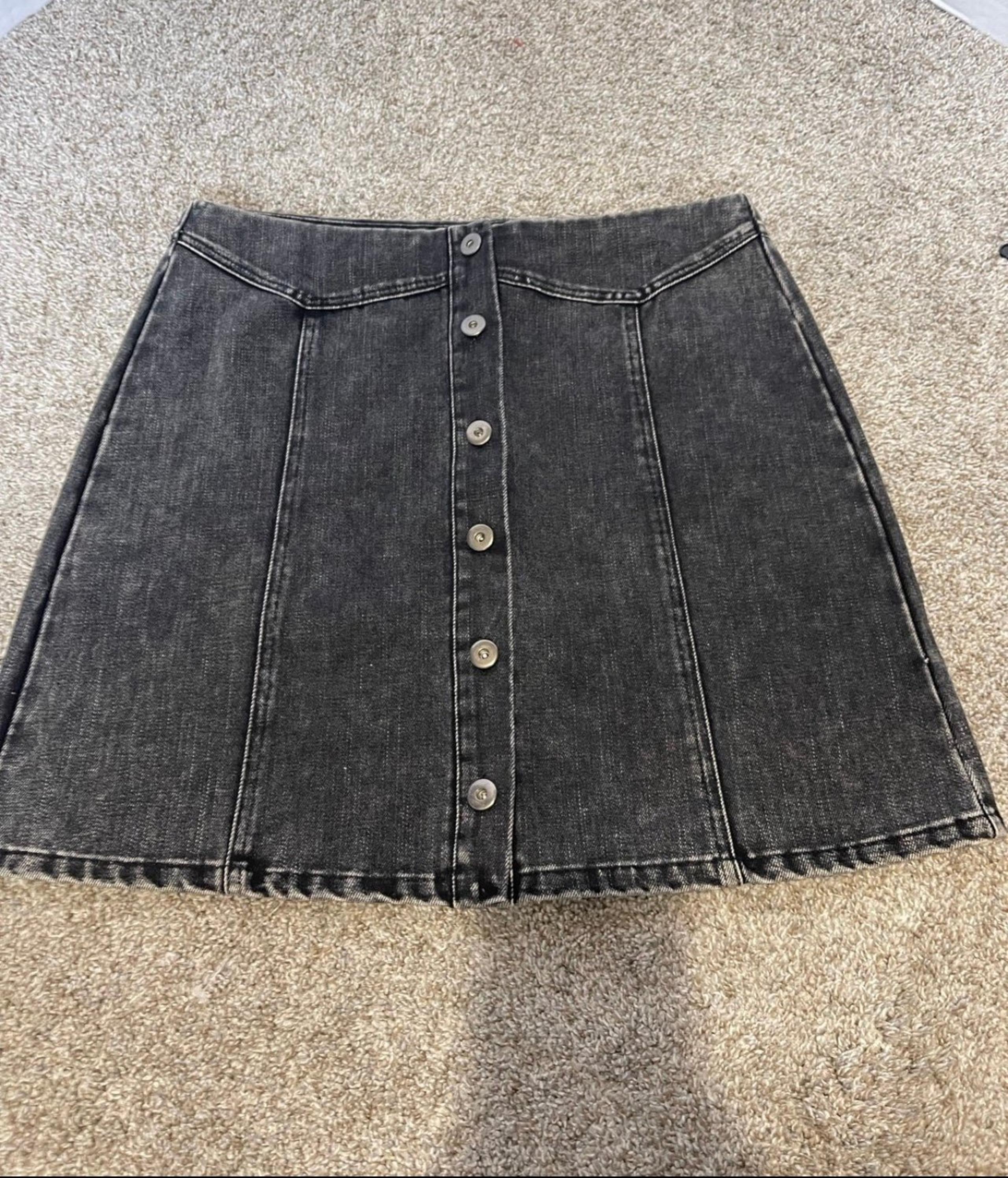 She + Sky black acid wash button front mini skirt size large