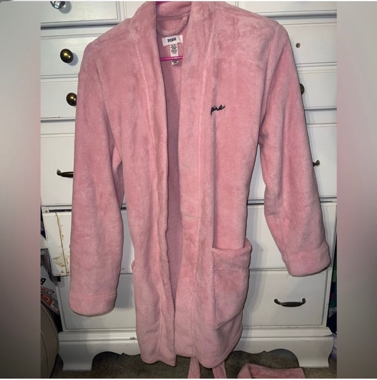Victoria Secret Pink robe