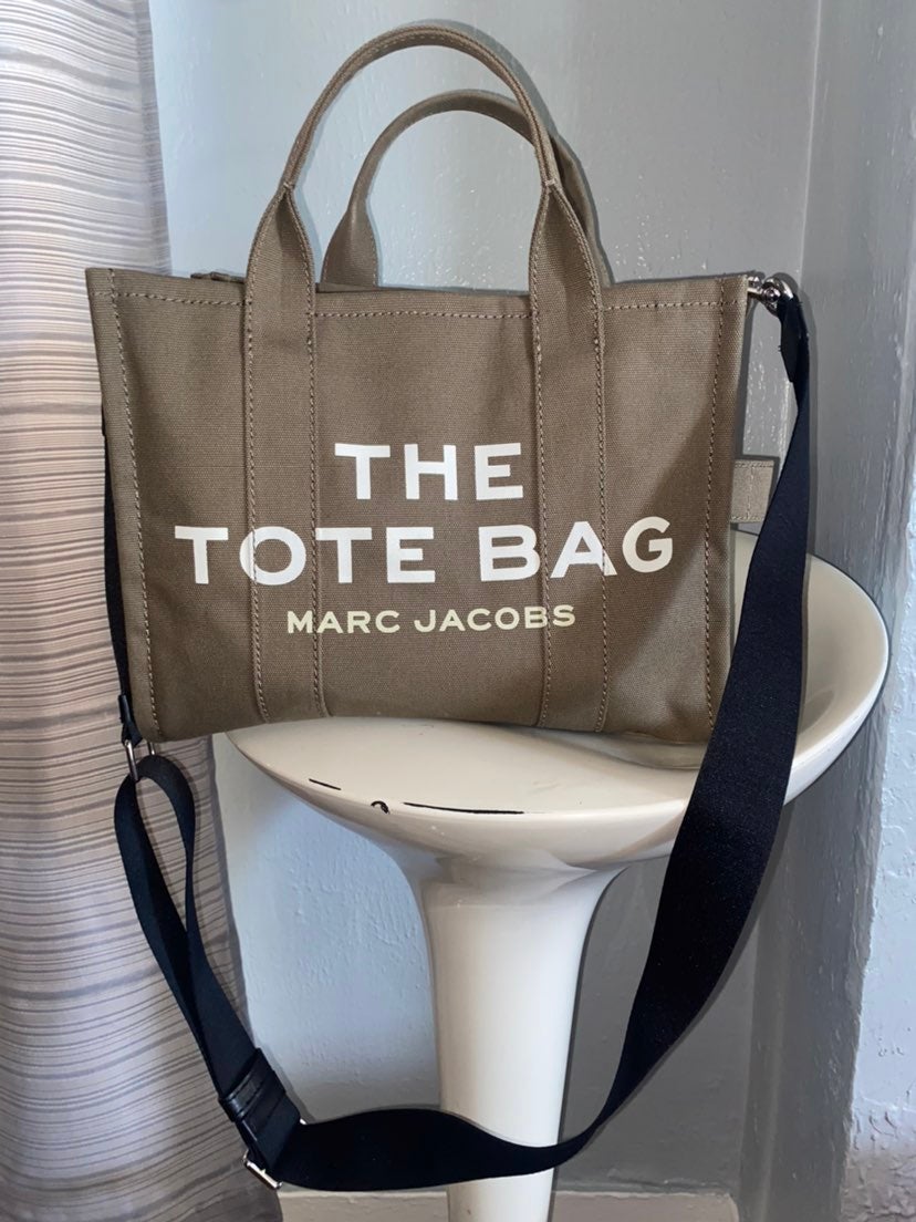 MARC JACOBS Green Tote Bags | Mercari MARC JACOBS Green Tote Bags | Mercari