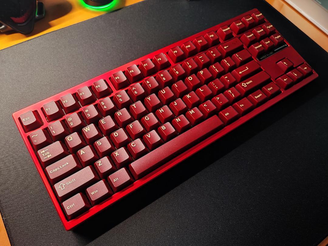 店内商品がすべてレジにて半額！！ Bold MORKBLADE TKL Scarlet/Sandgold HE キーボード
