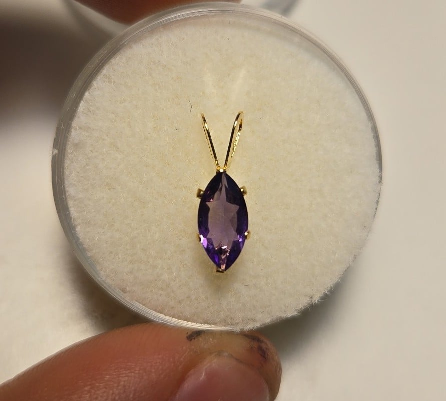 14kt gold amethyst pendant