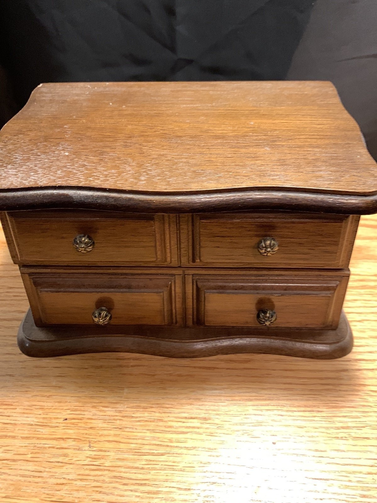 Vintage Avon 1978 Decorative Jewelry Chest w/ Drawer