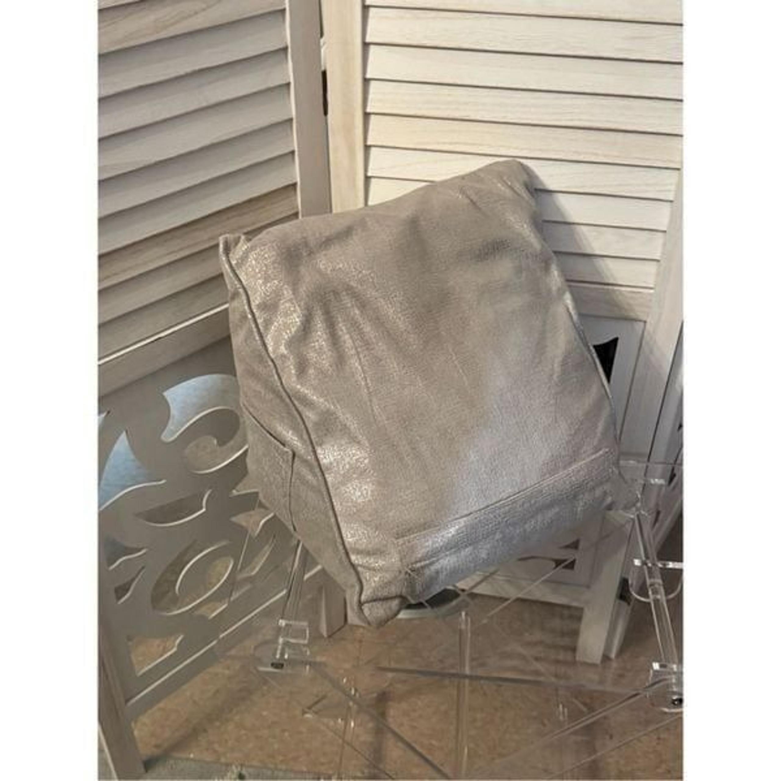 Metallic silver xl wedge/bed rest w- tablet stand & pocket