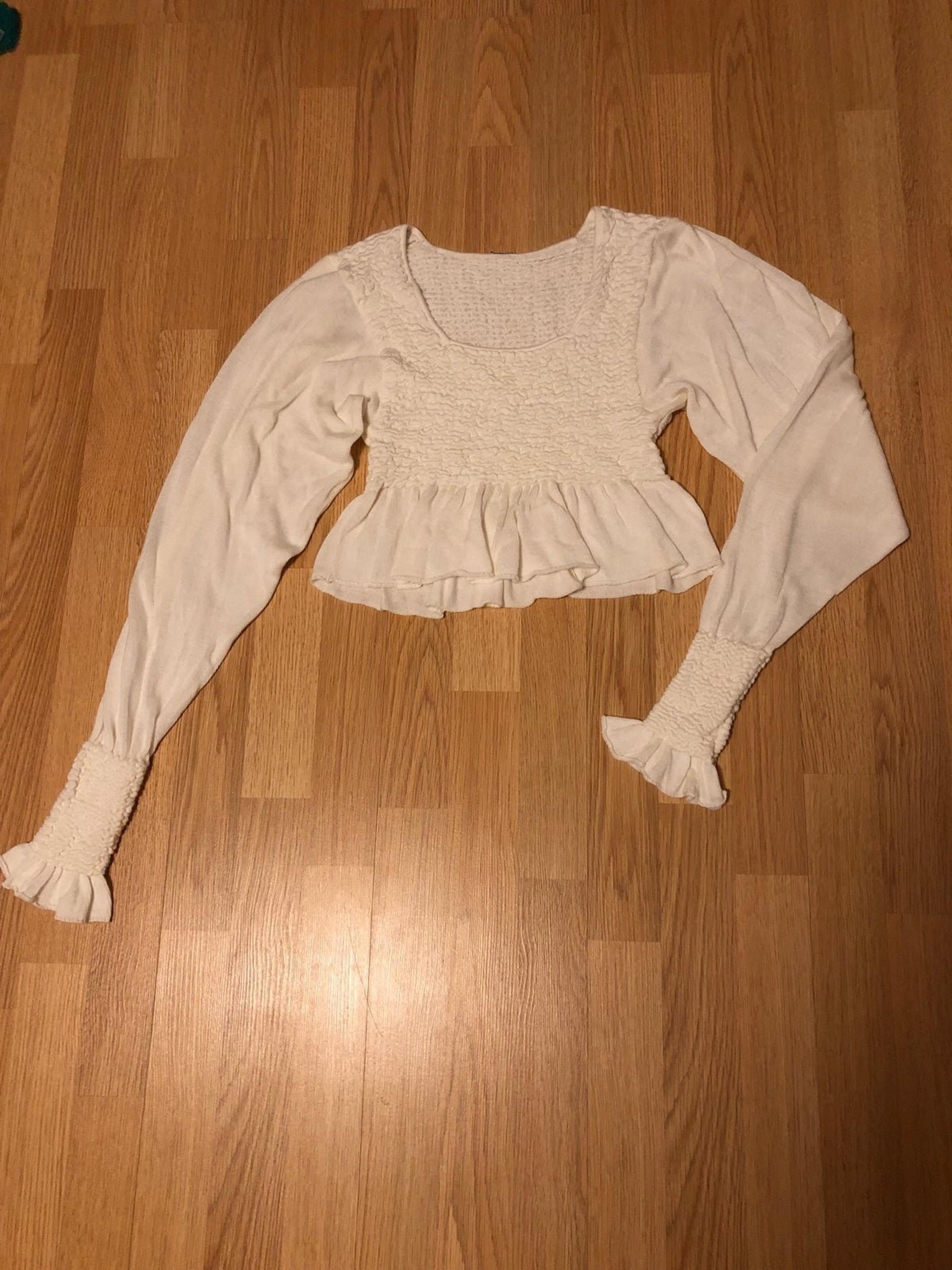 “Free People” knitted crop top size Small