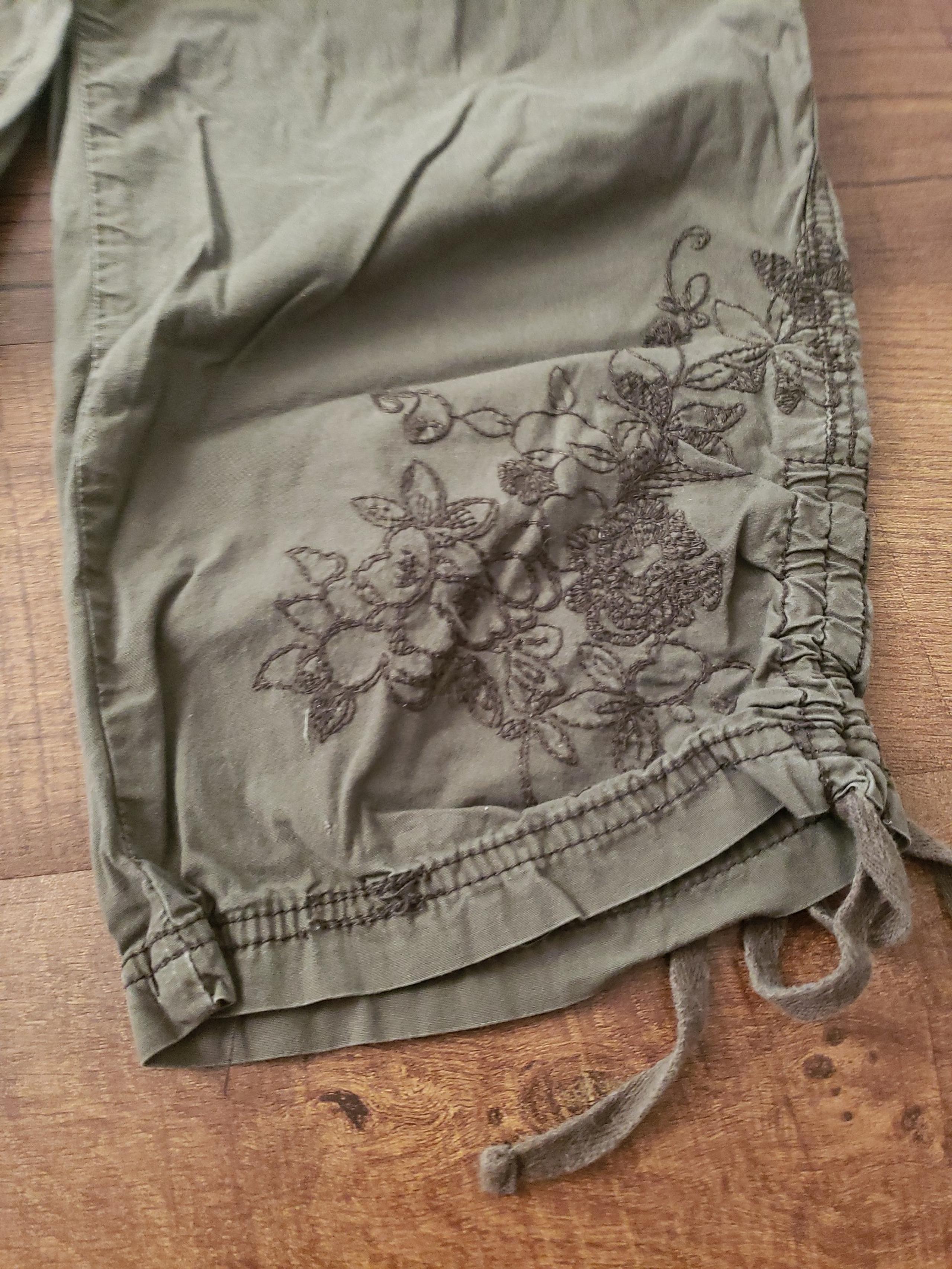 Womens Capri Pants 10 Medium - Faded Glory