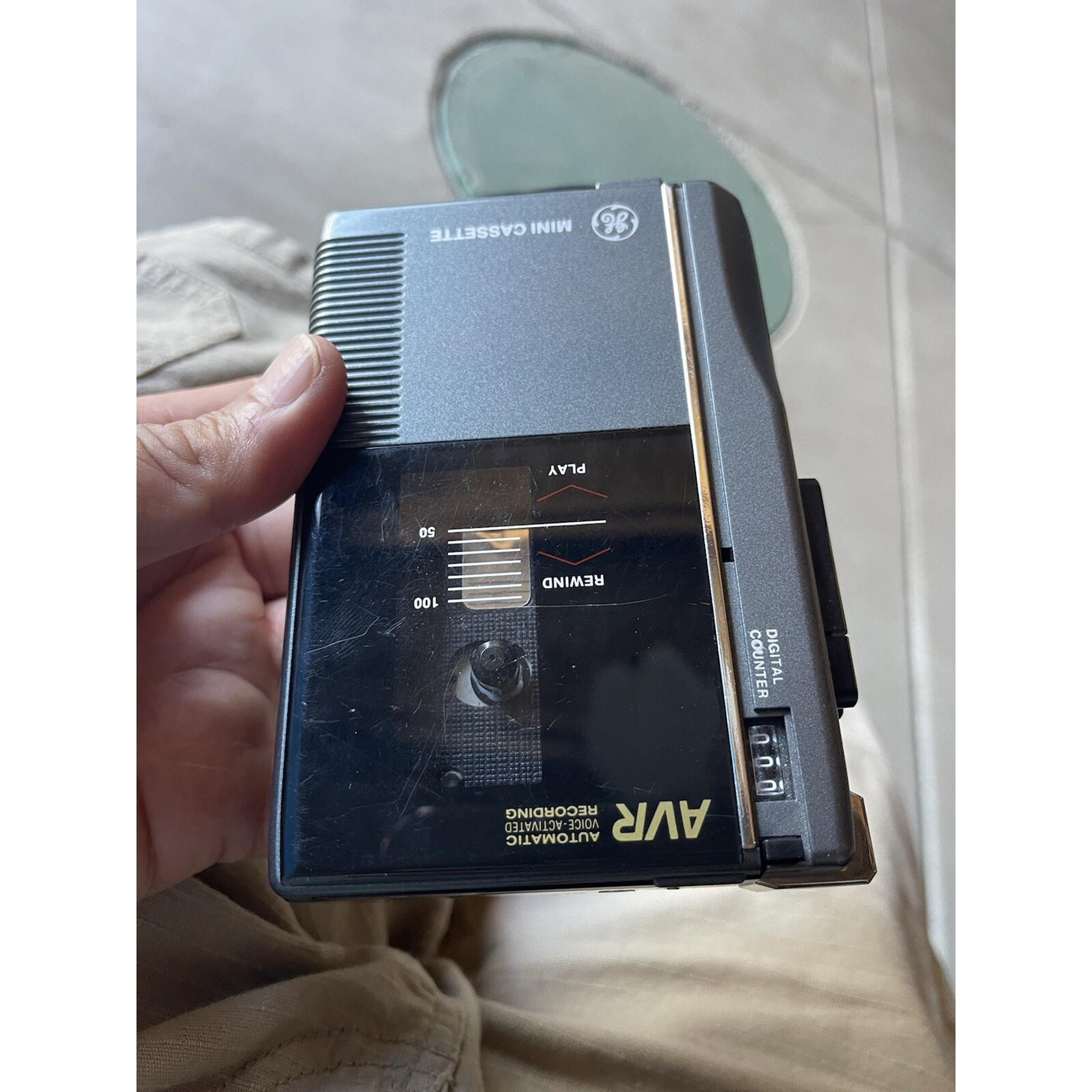 VINTAGE GE AVR Mini Cassette Player/Recorder Model No. 3-5356A