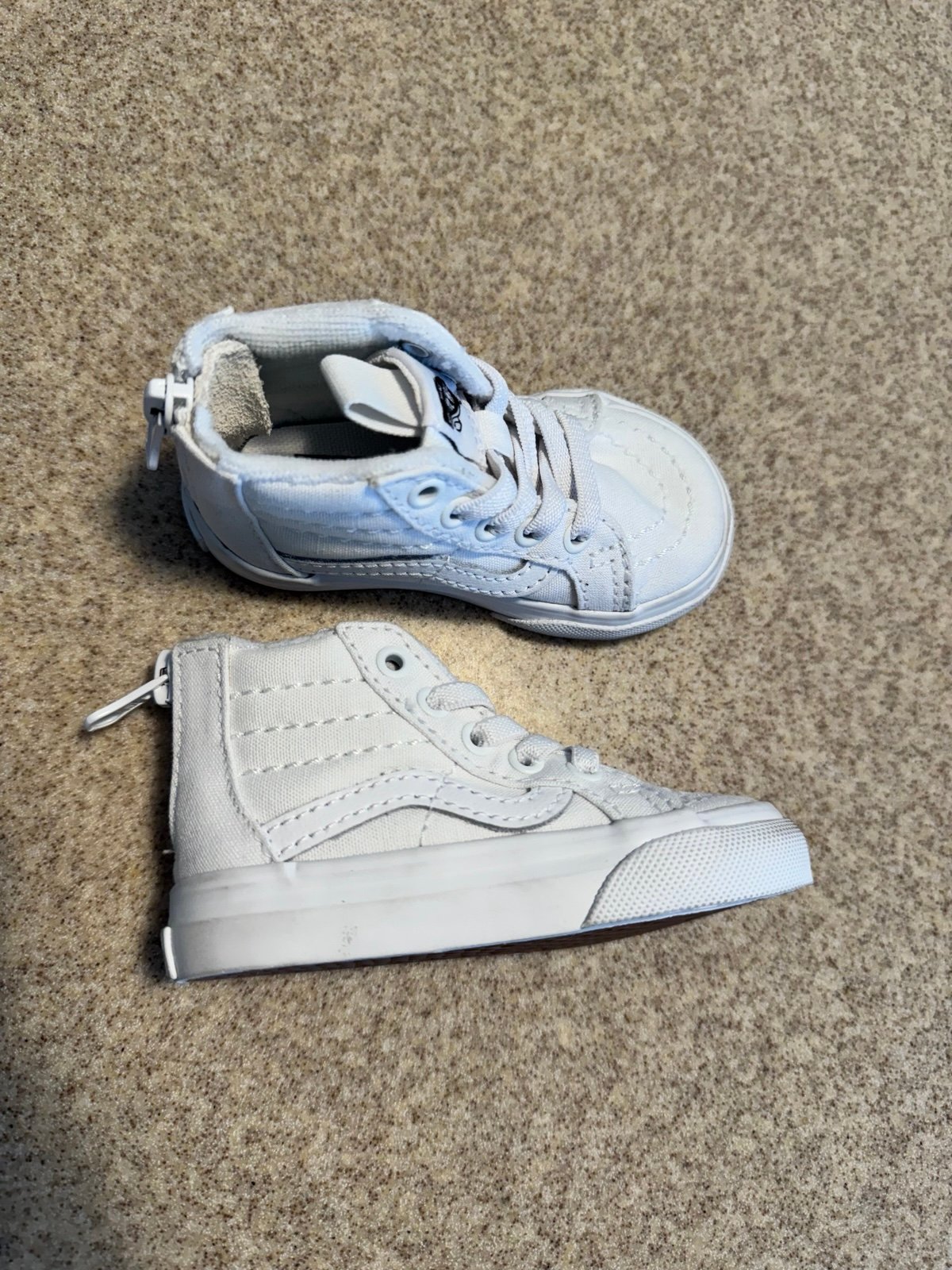 New never worn white toddler vans size 4