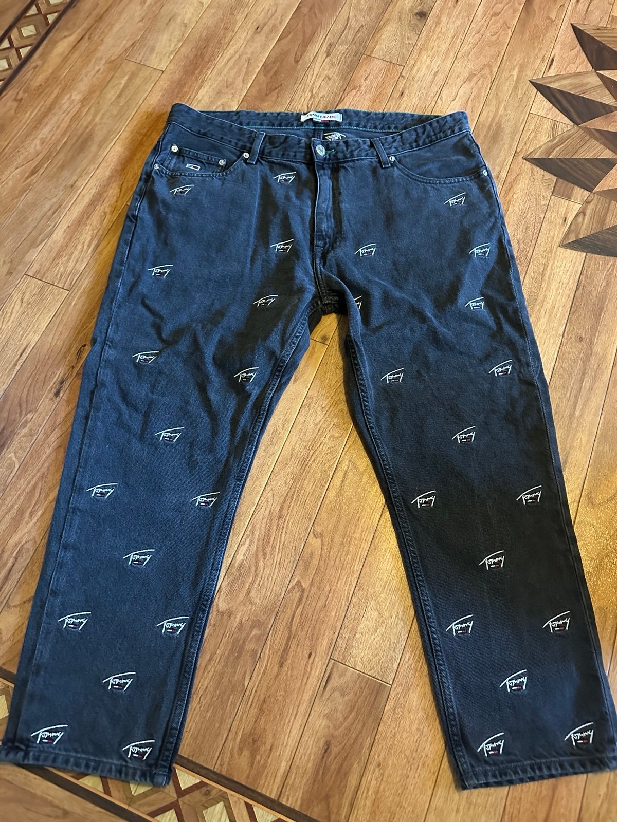 VTG Tommy Hilfiger all over logo black jeans size 38X30