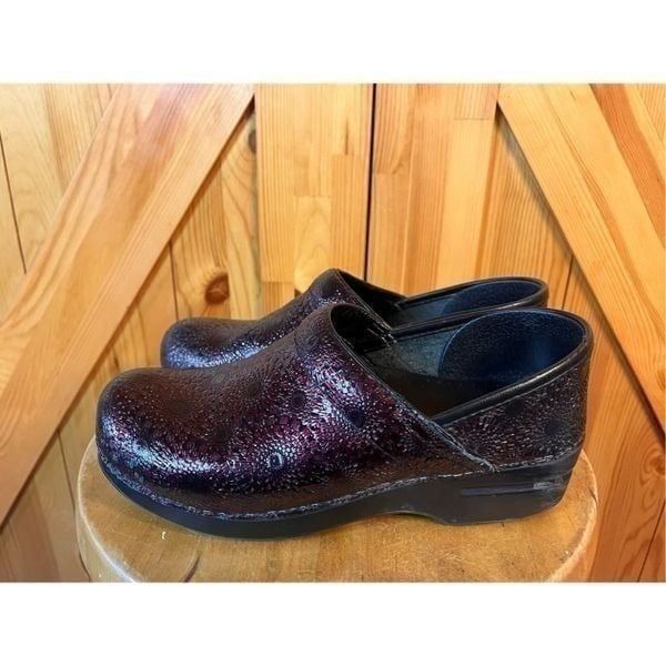 DANSKO Burgundy Patent Leather Nursing Comfort Clogs EU39 US 8.5/9