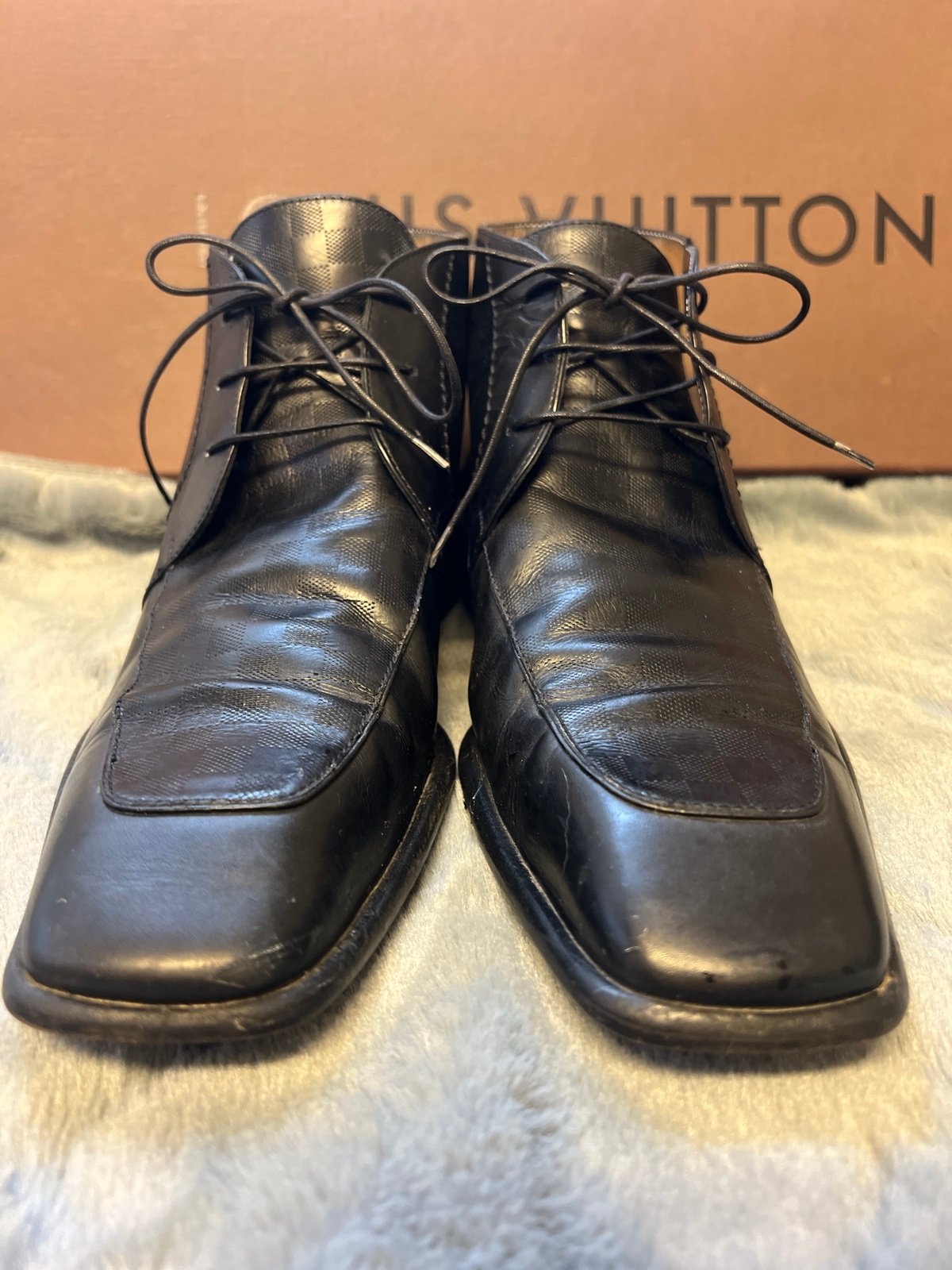 Louis Vuitton Men Size 7 1/2 shoes