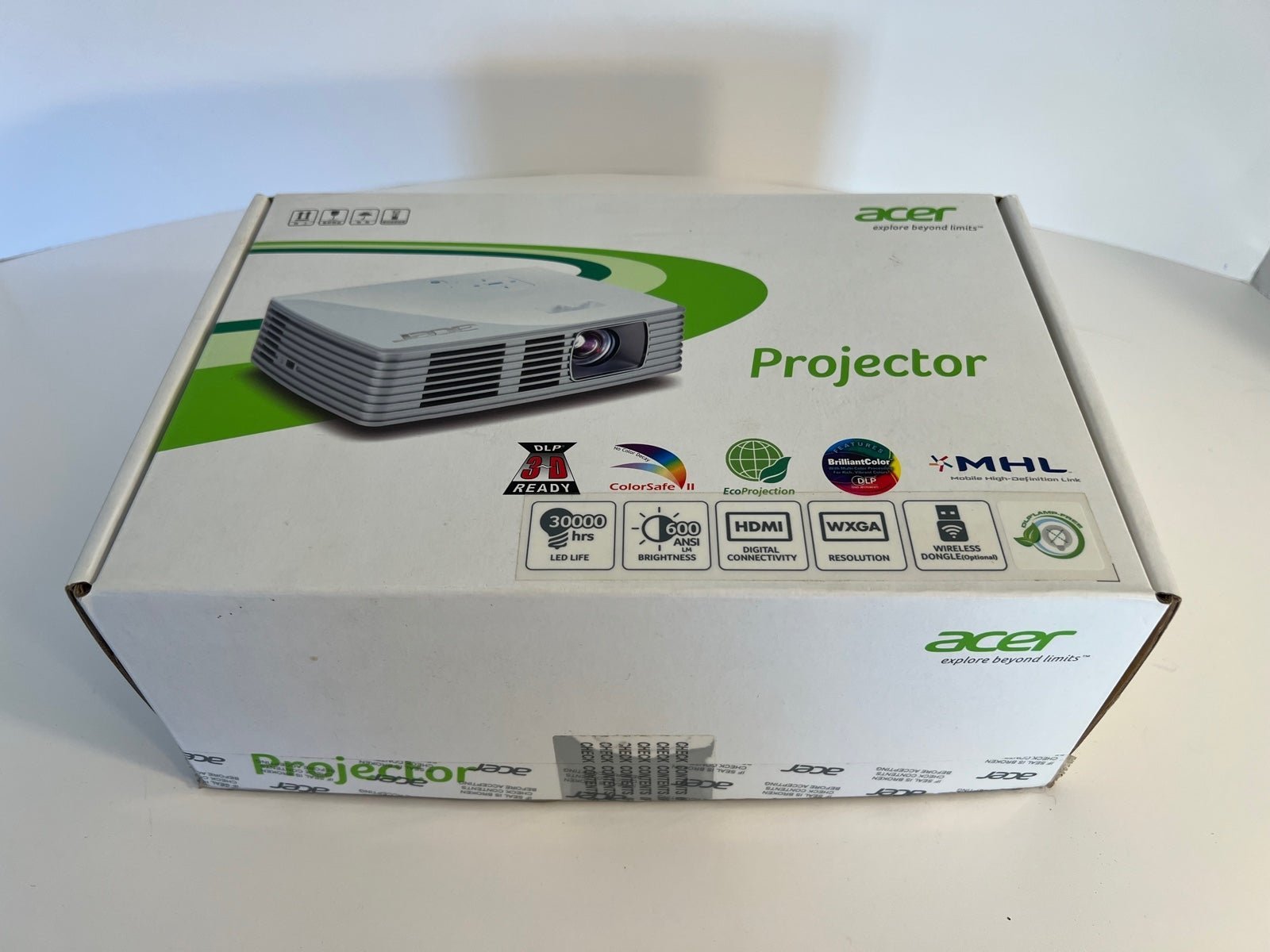 Acer K132 DLP Portable Projector - NEEDS NEW BULB - 1280*800, Complete In Box