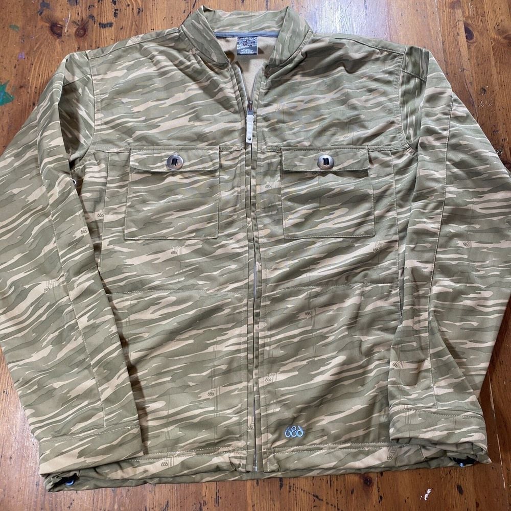 686 Snowboard Jacket Men's L Camo Print, Full Zip, Fleece Lined Snow Board Coat