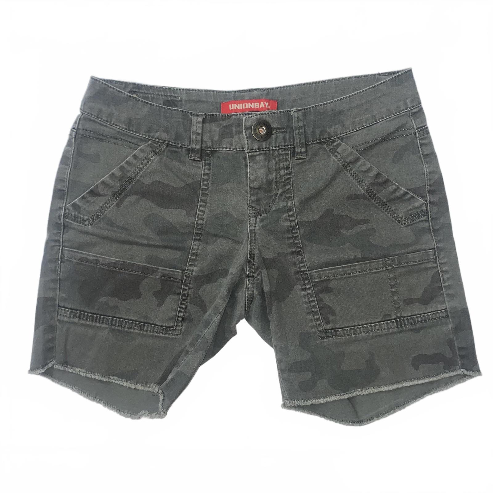 Y2k Low Rise Camo Shorts 26 in