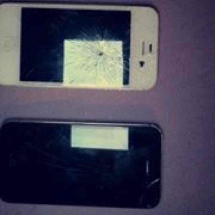 2 iPhones