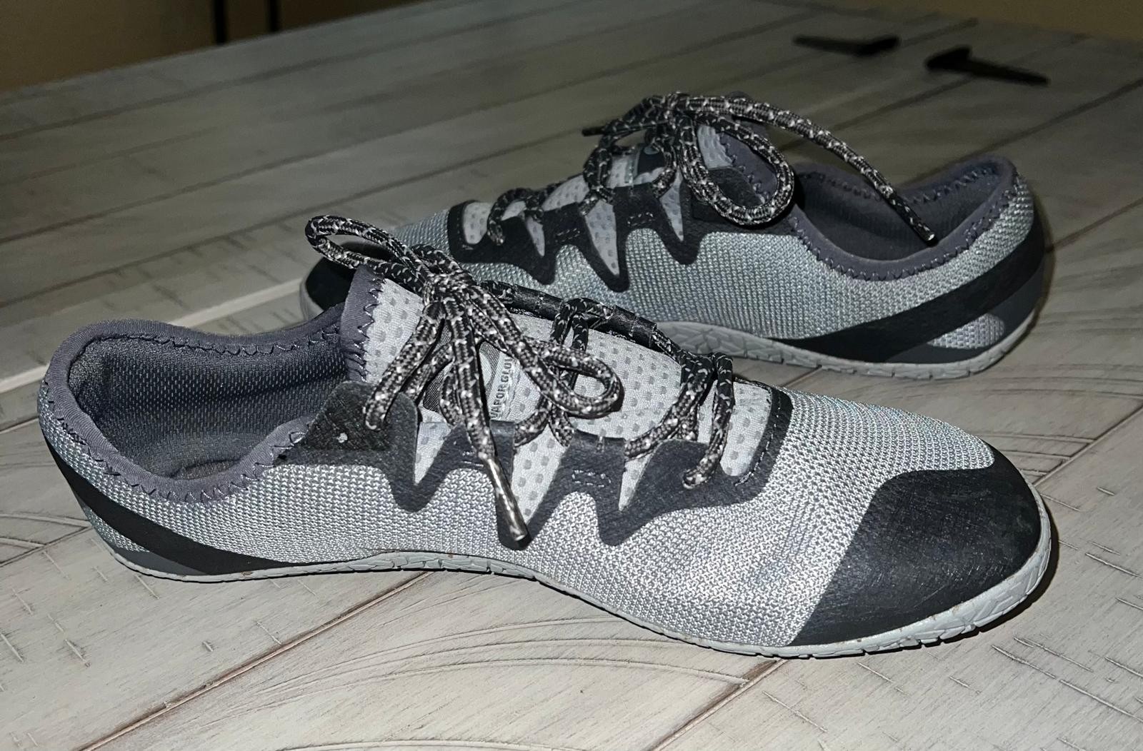 Merrell Women's Vapor Glove 5 Sneaker Monument USA Size 10 (J135374)