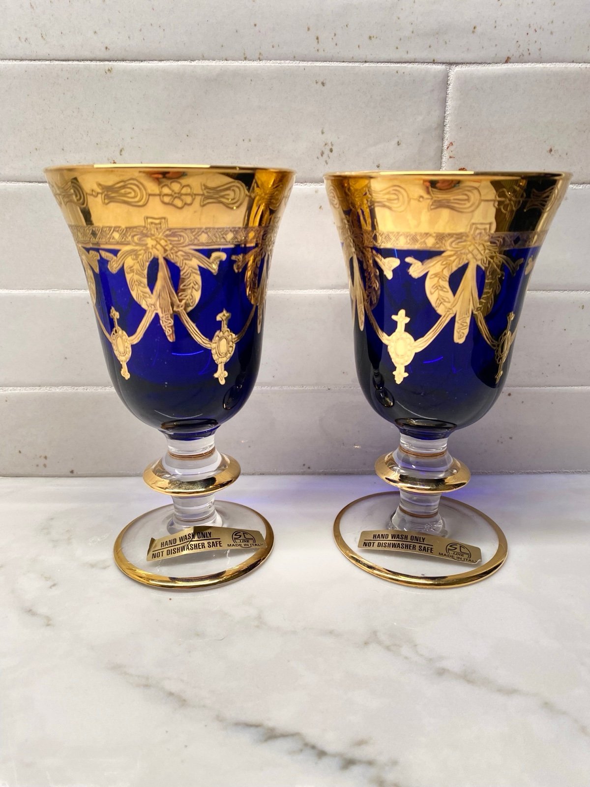 NWT 2 Arte Italica Gold Encrusted Band andSwags On Cobalt Blue Wine Glasses