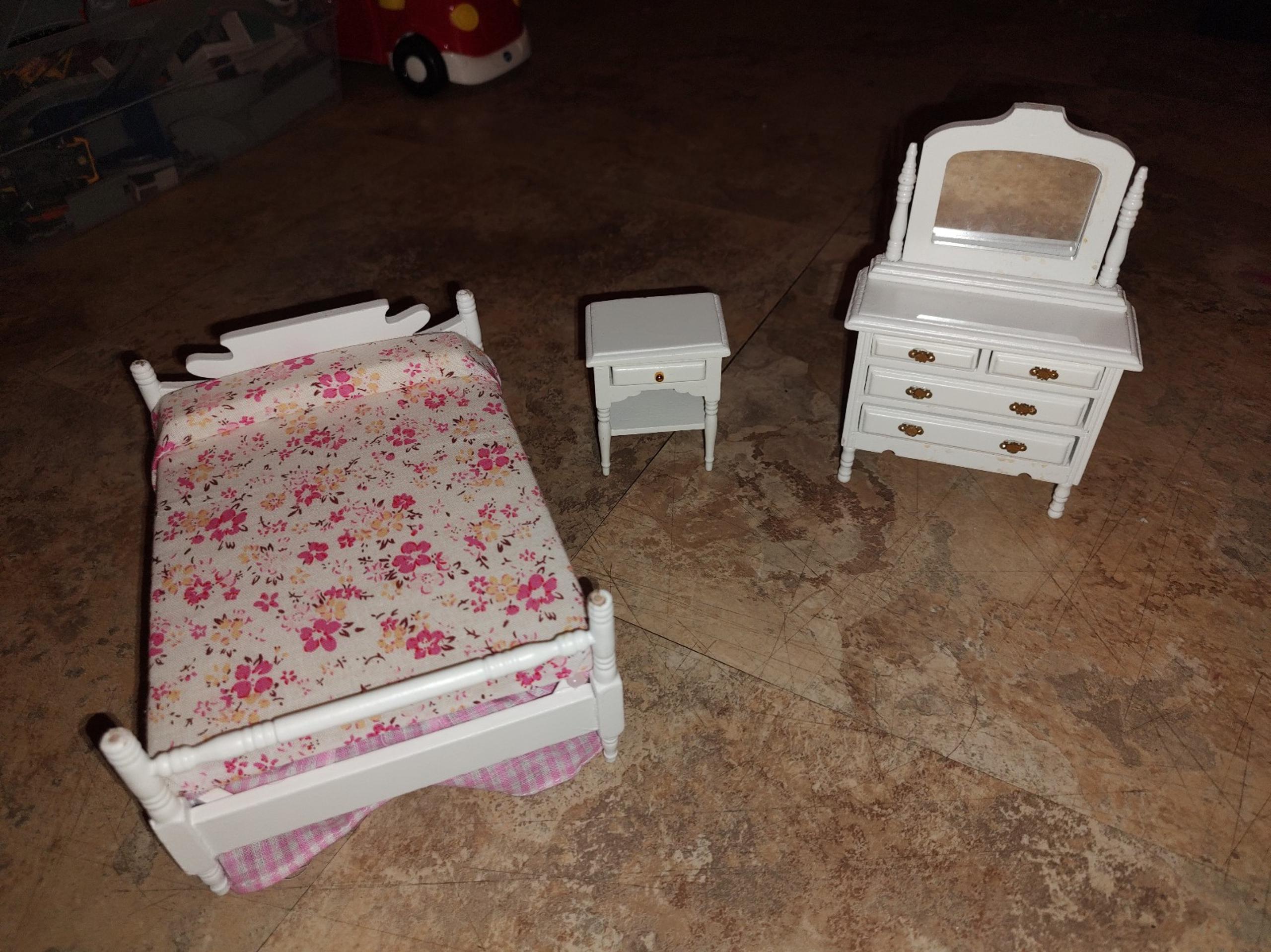Dollhouse Furniture