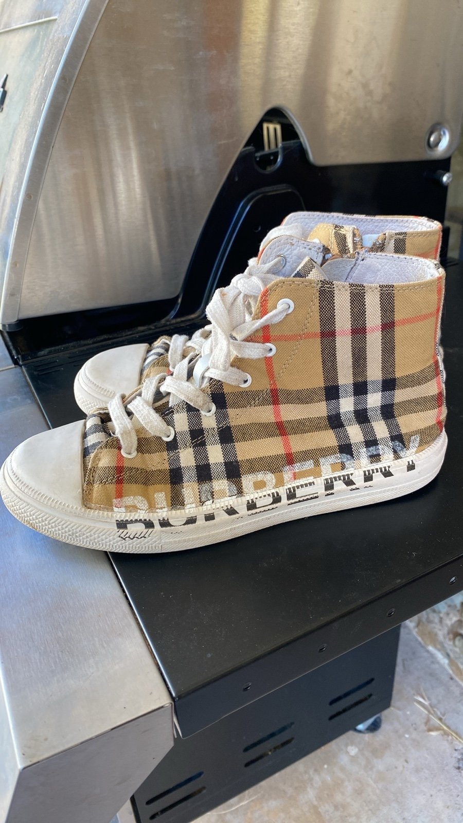 Butberry high top Sneakers