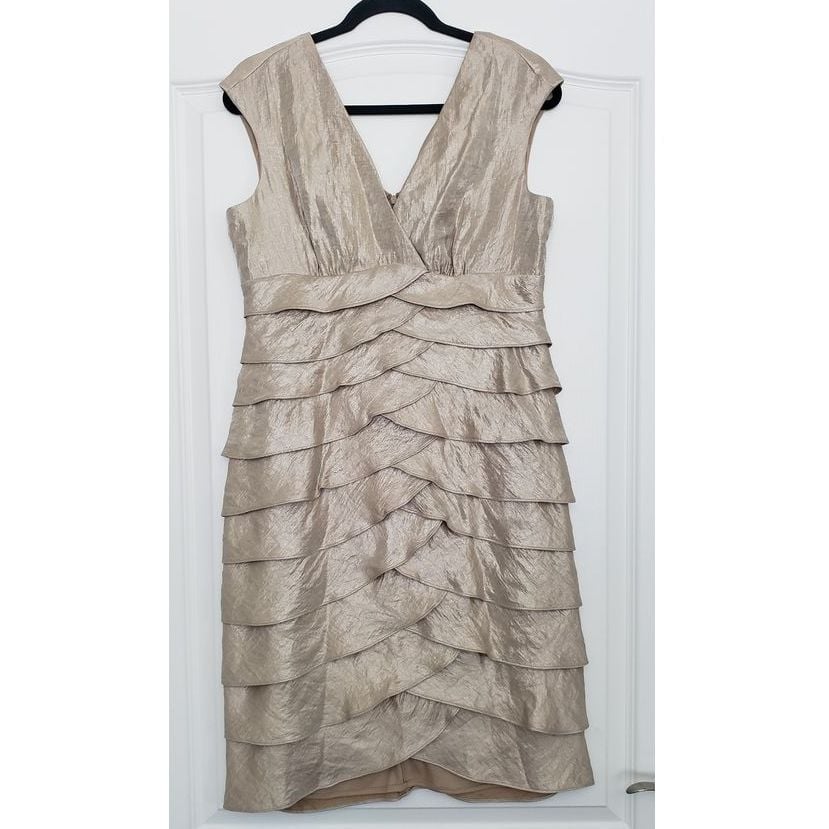 London Times Champagne Iridescent Tiered Cocktail Dress Sz 12 Formal Wedding