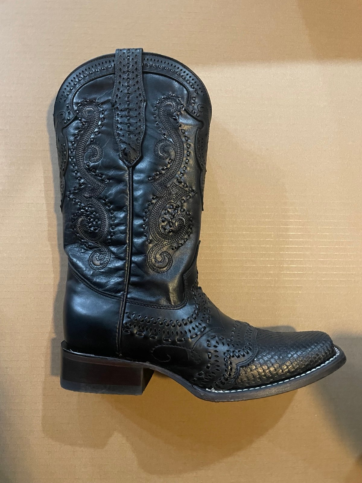 Cuadra Mens Black Python M and Goat embroidery and lasered CU492 size 9