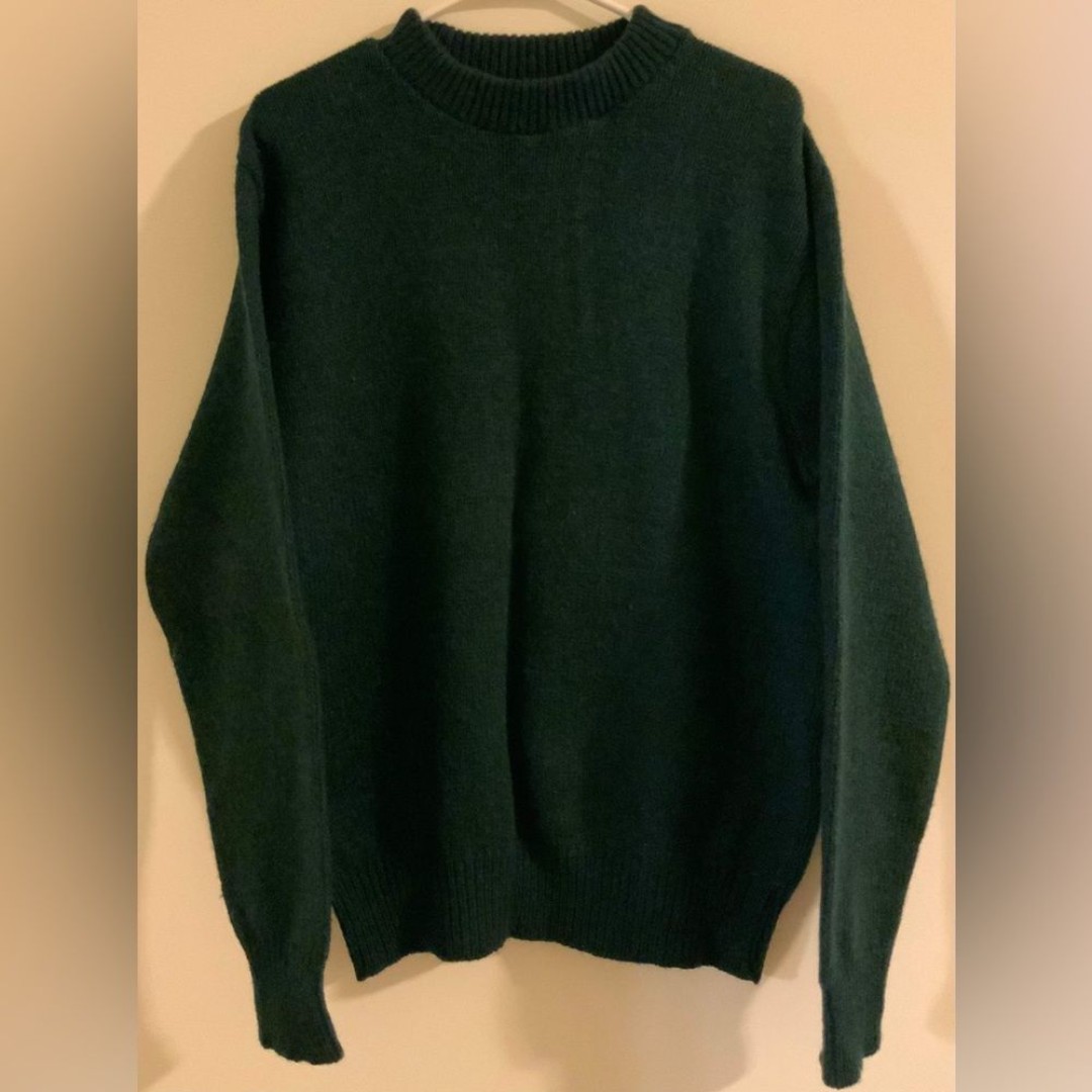 LL Bean Men’s vintage dark Green Soft Sweater Size Large 85% wool Made in USA