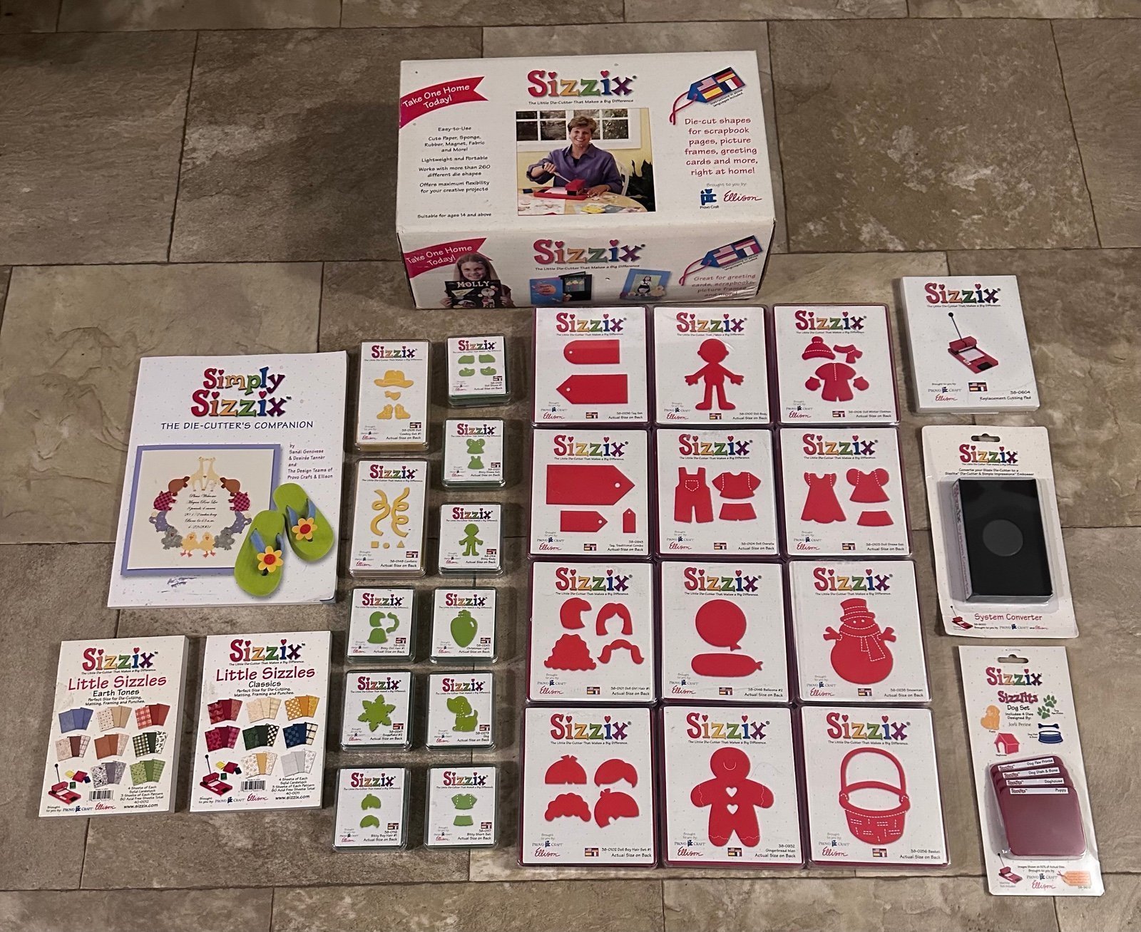 NIB Sizzix machine w/ MASSIVE accessory LOT! L@@K!!