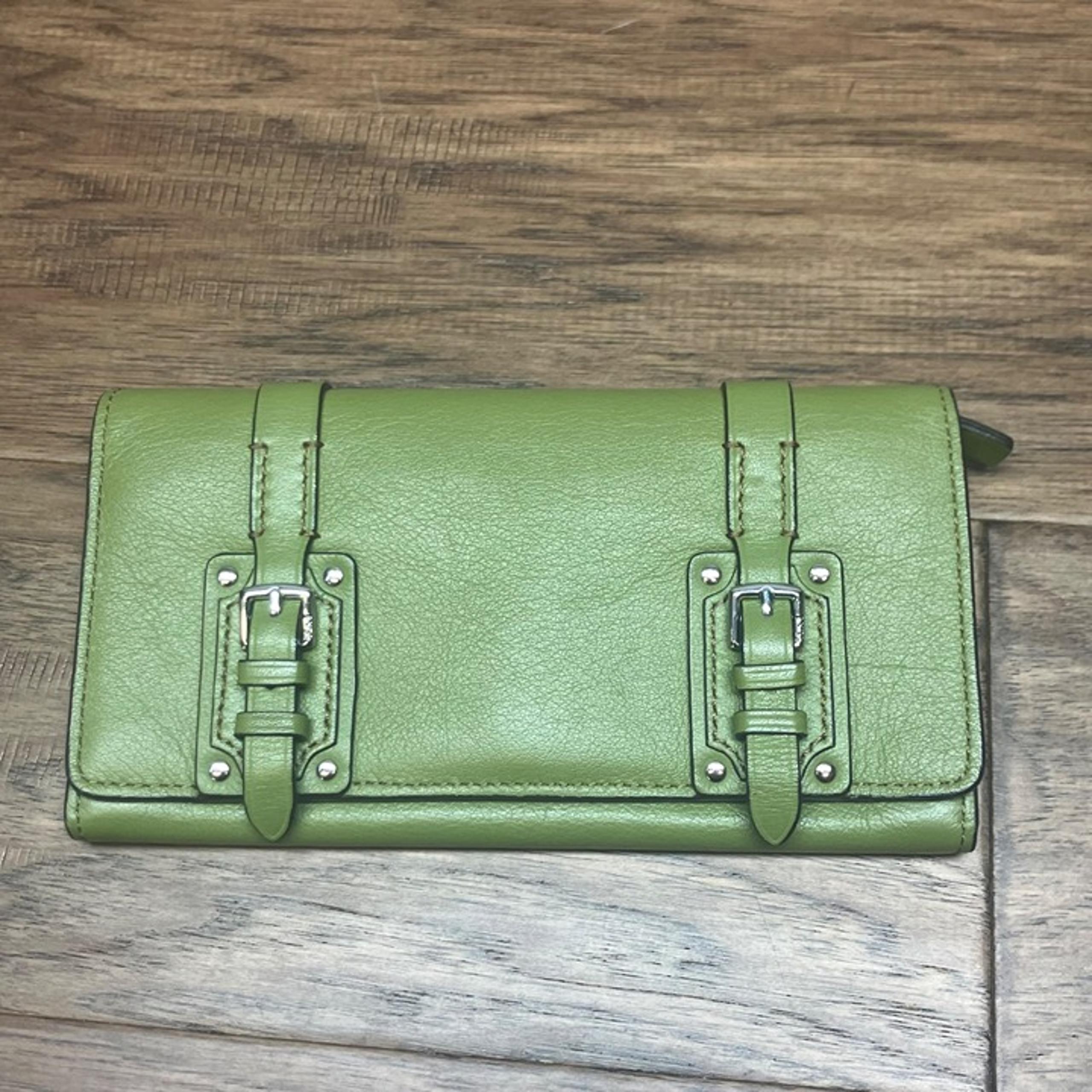 TUMI Green Leather Silver Tone Buckle Logo Accent Long Travel Wallet