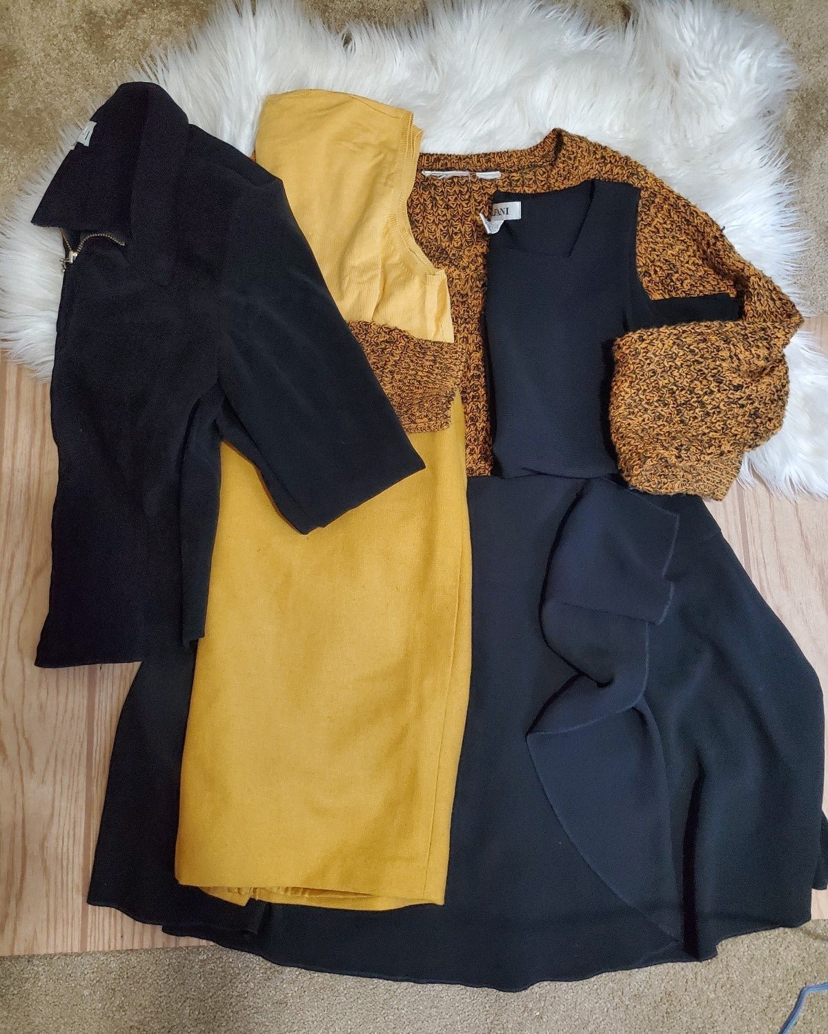 Black and Mustard seasonal outfit bundle size Large