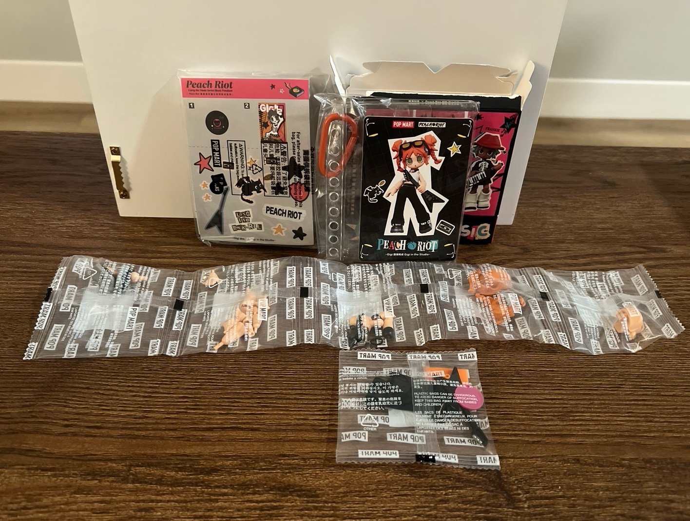 Peach Riot Carry the Music Blind Box - Gigi in the Studio