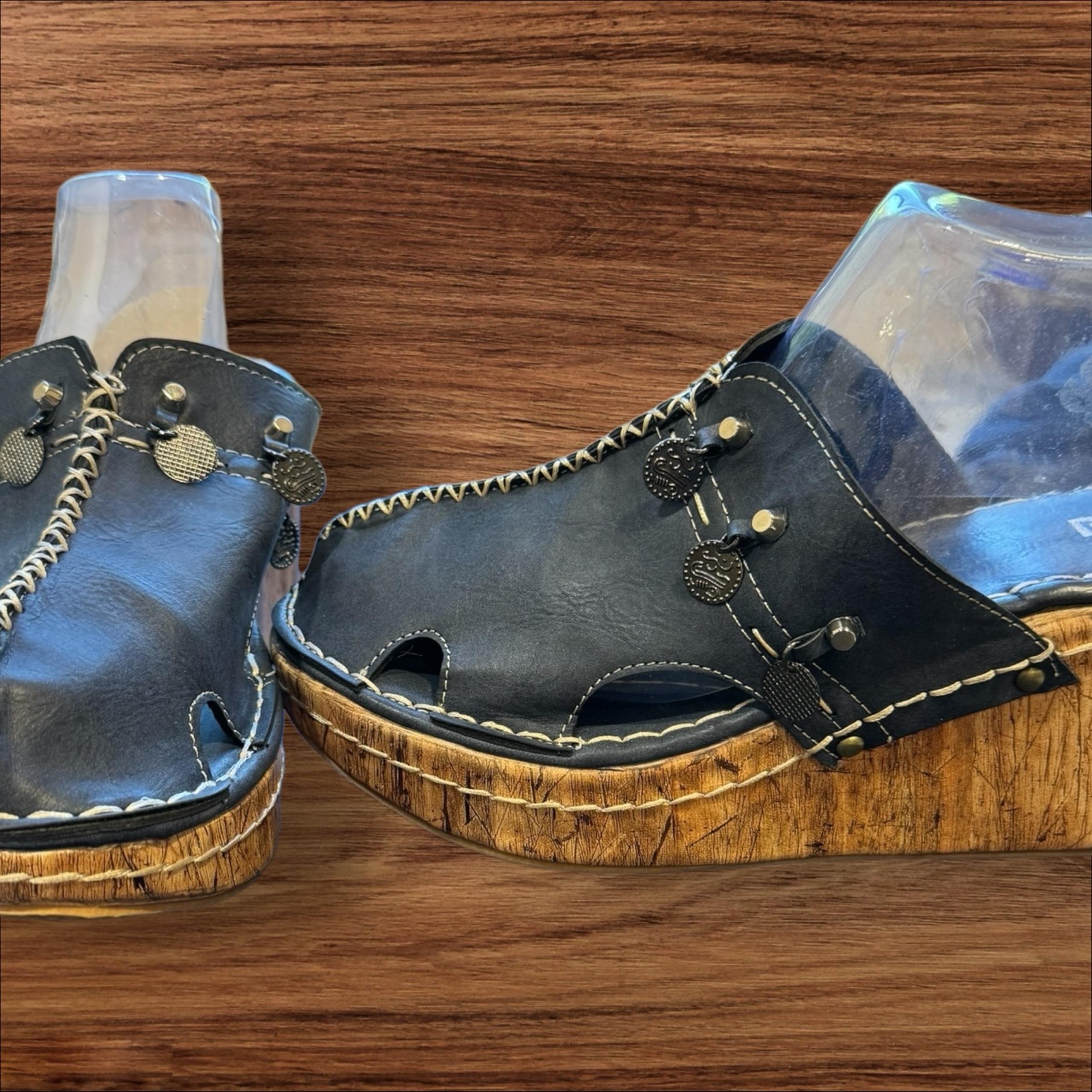 Women’s NWT Slide Wedge Sandals size 40
