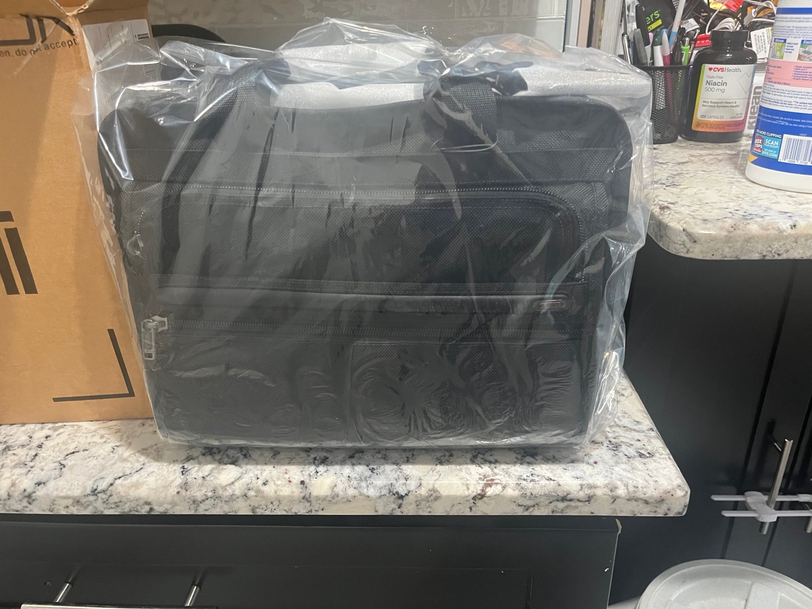 Brand new Large tumi essential briefcase 16x12