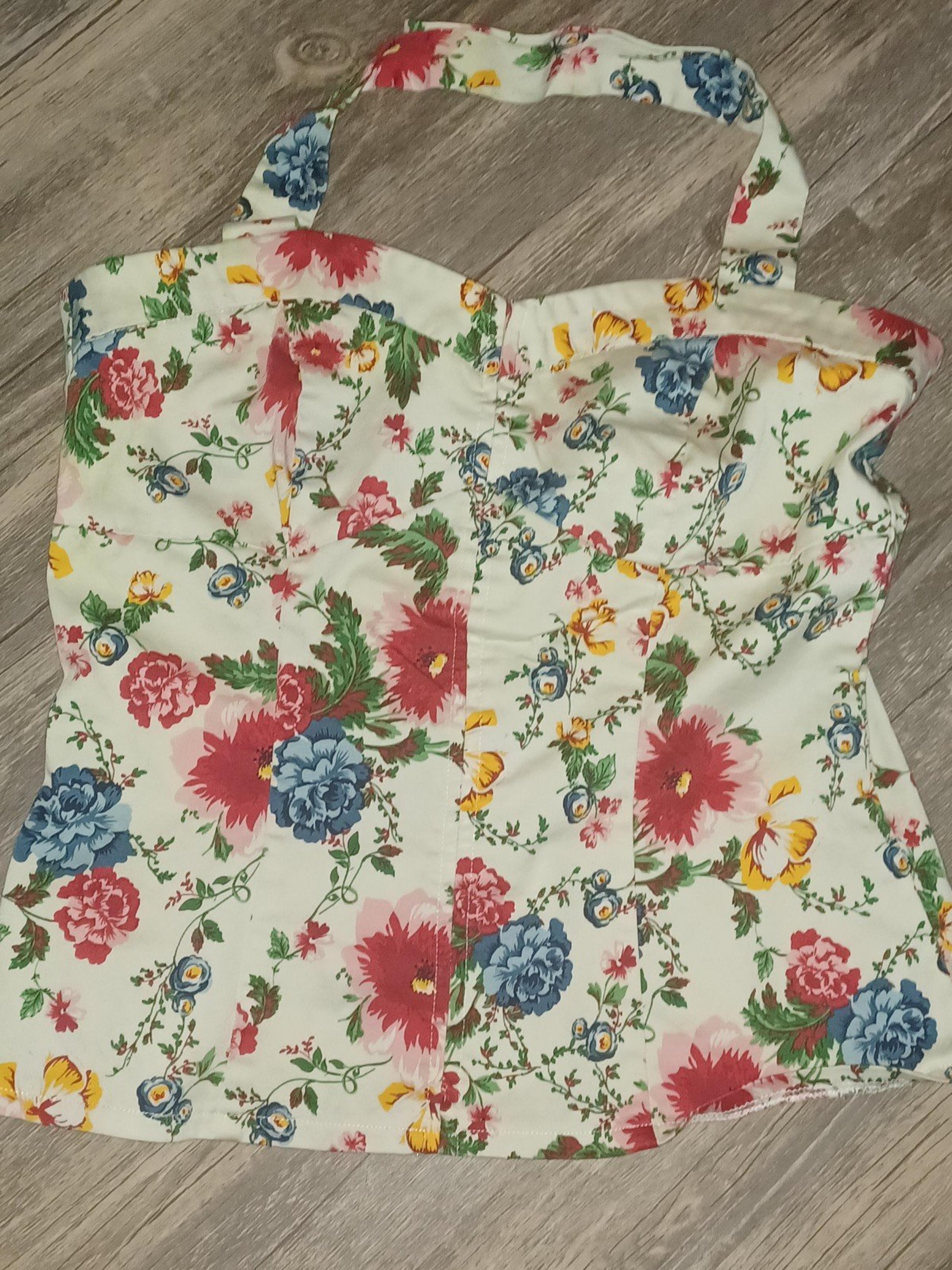 Monroe & Main White Floral Halter Top Tank Top Size small