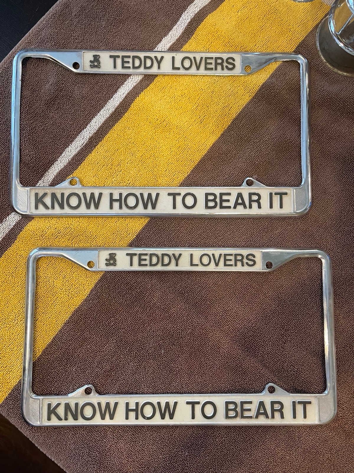Teddy Lovers Know How To Bear It License Plate Frames