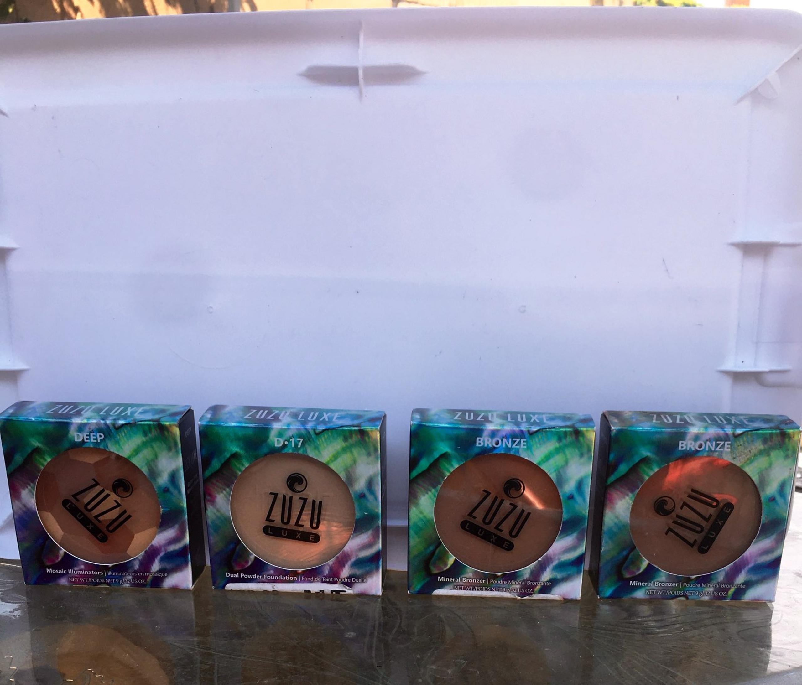 ZUZU LUXE mineral Bronzer