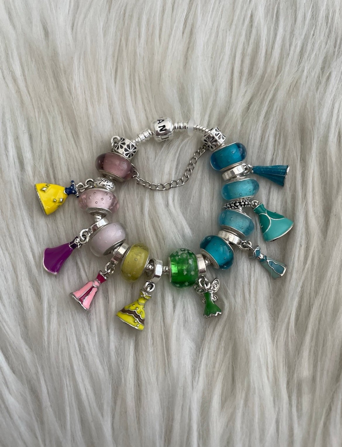 7.5” Pandora Bracelet With Disney Princess Charms 19cm With Pouch