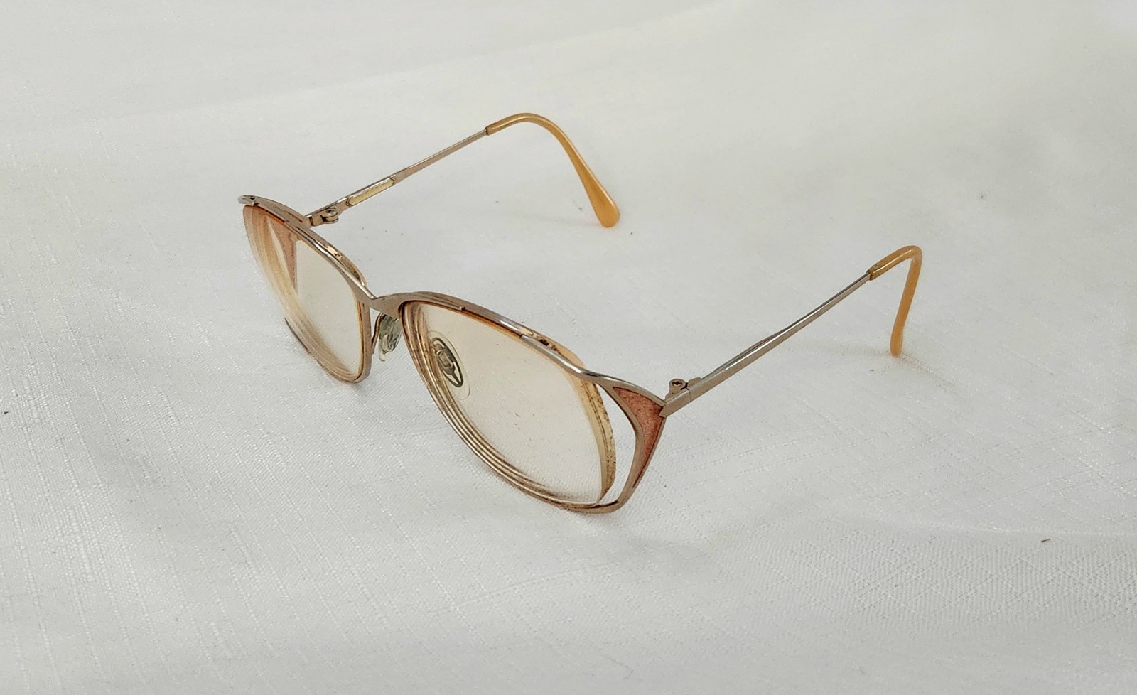 Vintage Neostyle Prestrige 822 Gold Silver color 80s Eyeglass Frames women's 56-