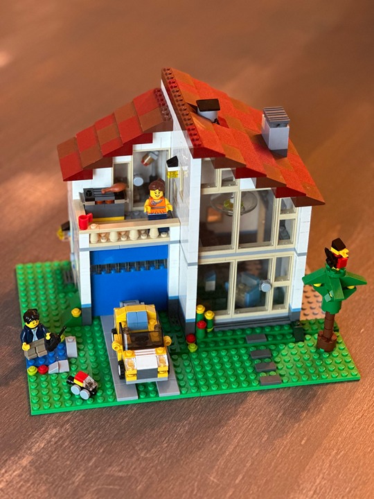 LEGO CREATOR 3-in-1 Family House Building Set 31012