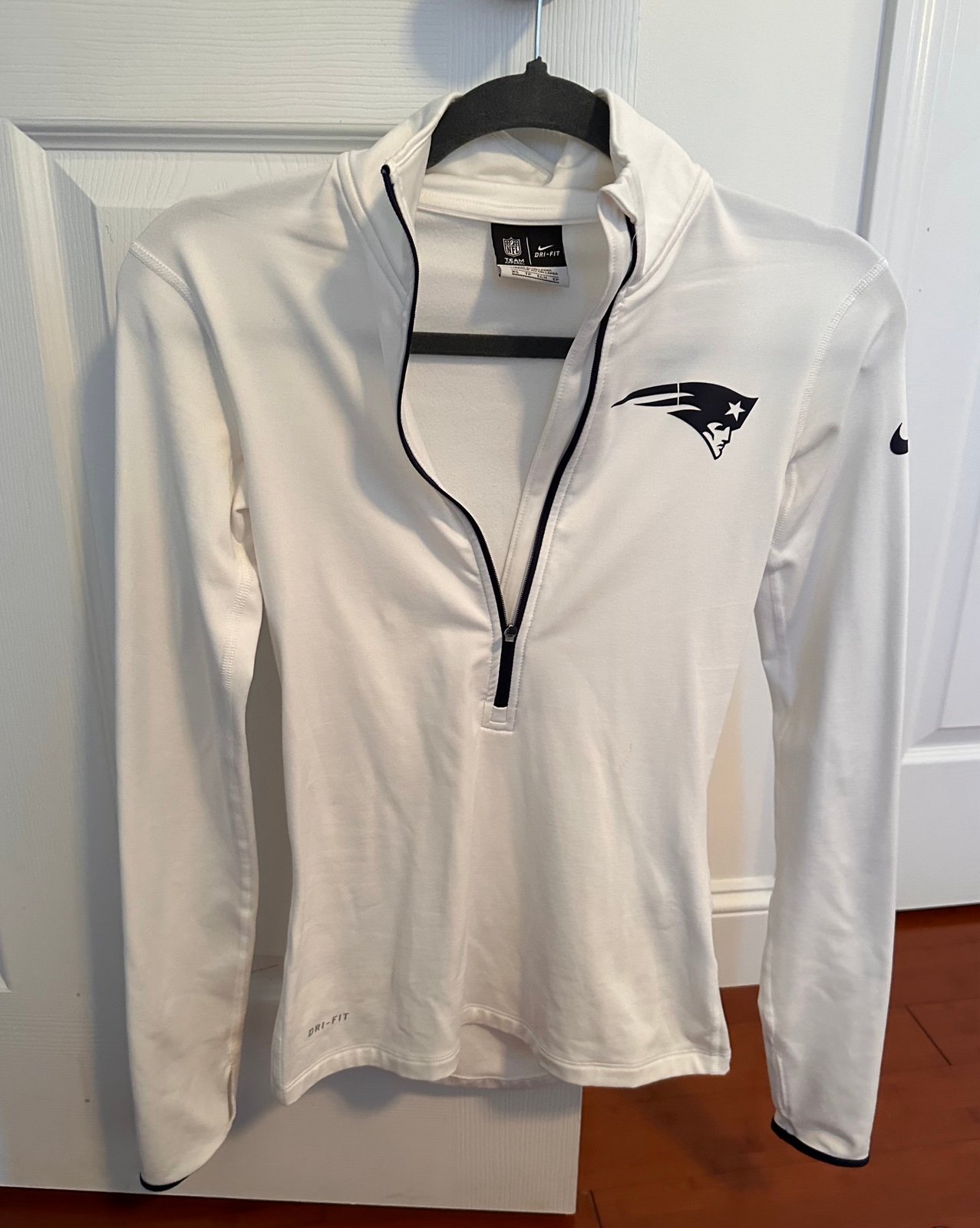 Nike Dri Fit patriots 1/2 zip Sz XS