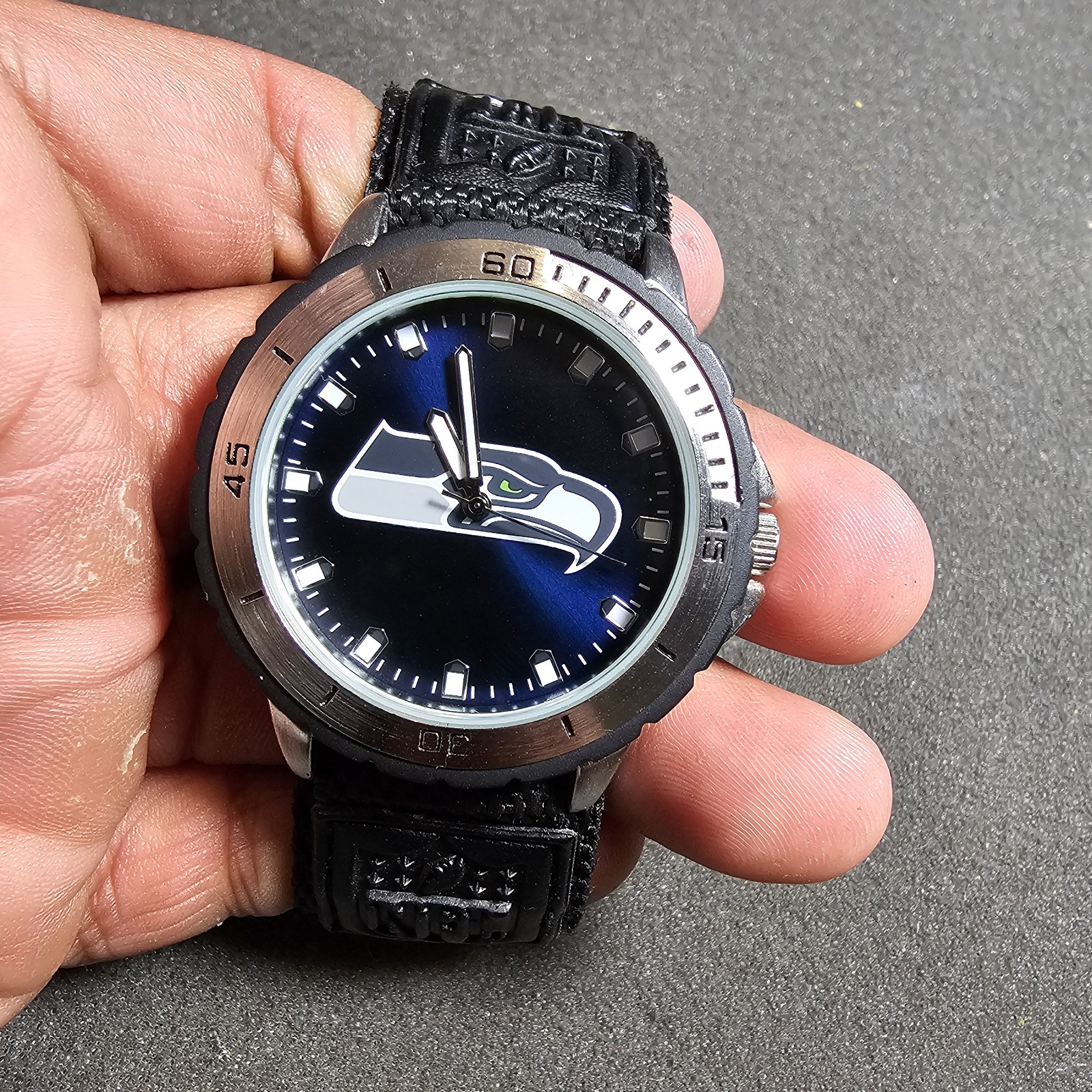 Game Time Seattle Seahawks Mens Quartz Watch Silver Tone Working Nato Strapshows
