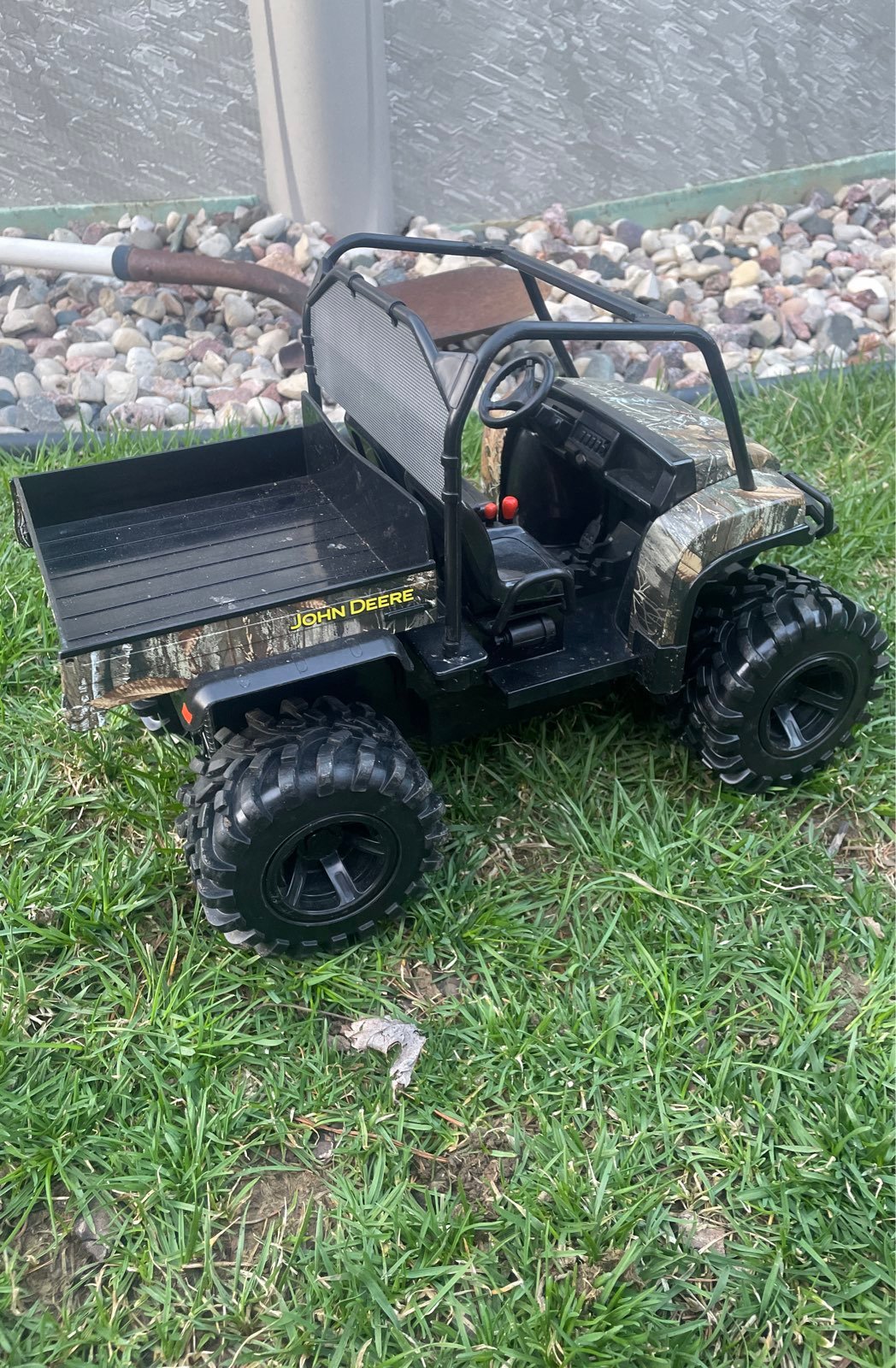 R C john deere ATV super Fast