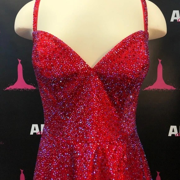 Ellie Wilde #122015 size 8 red