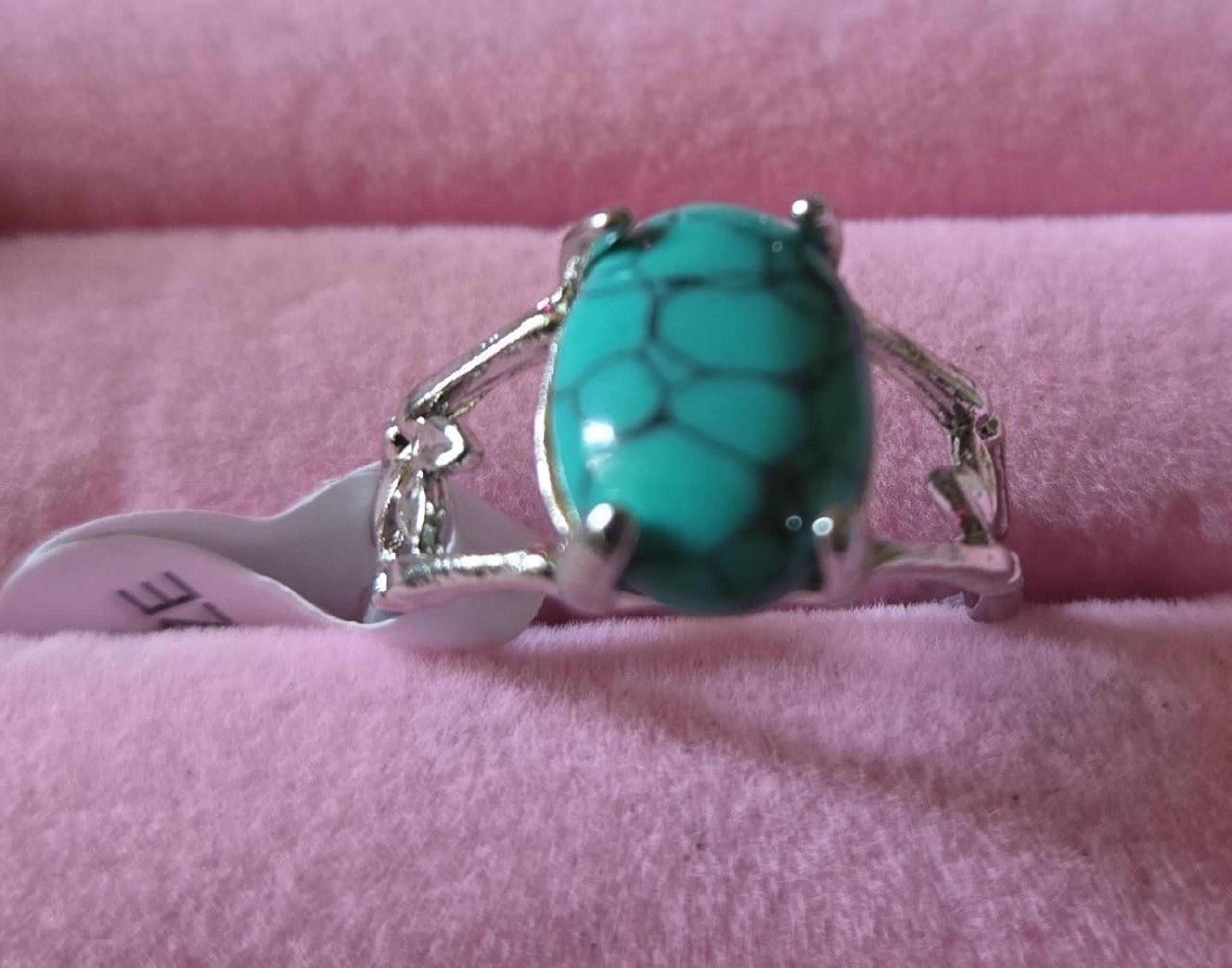Ring green stone size 9.5