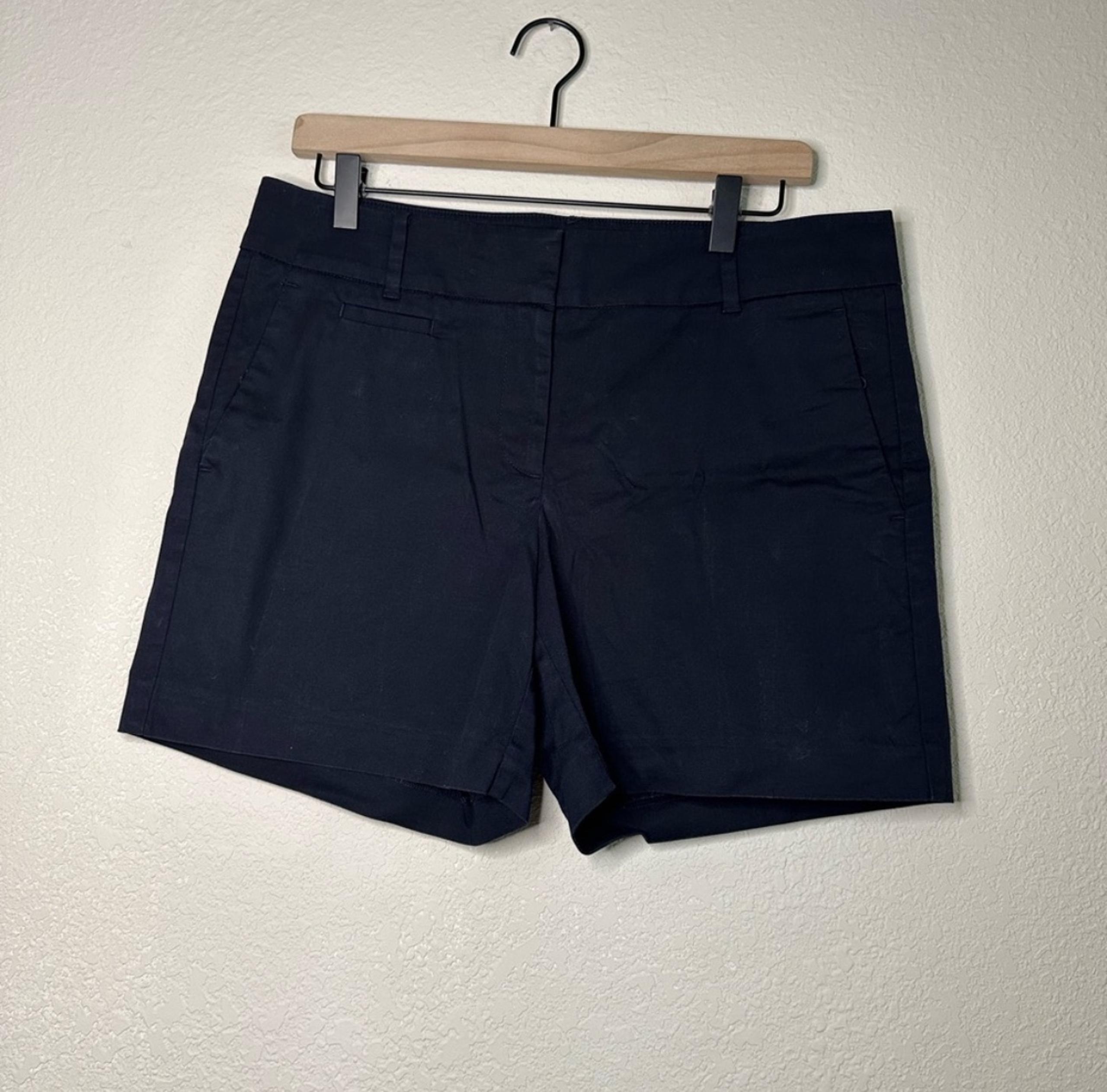 Ann Taylor Navy Blue Devin Fit Shorts Size 8