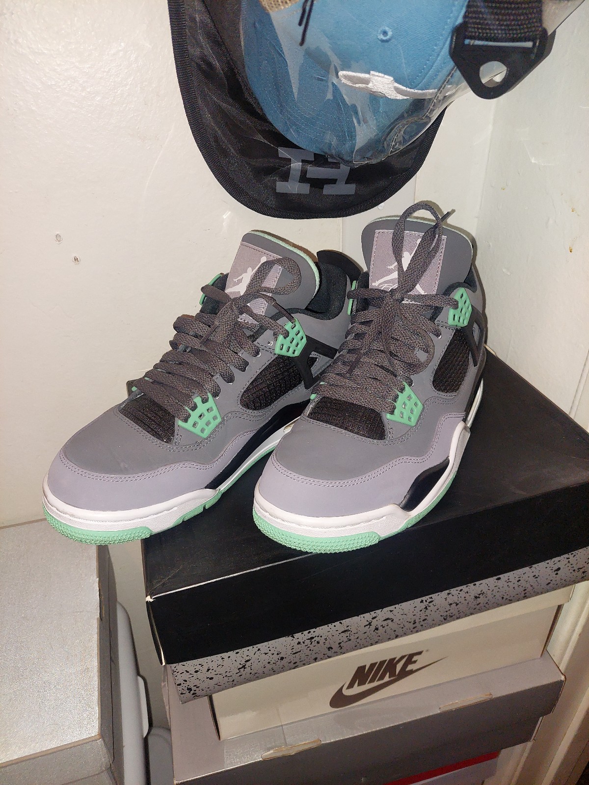 Jordan 4 green glow