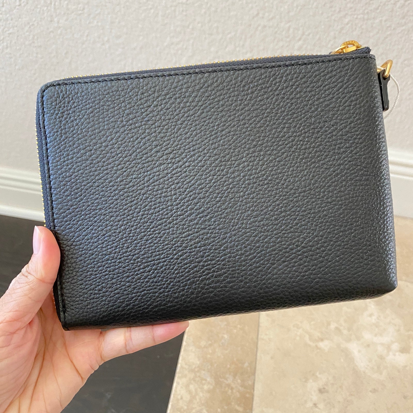 激安★145372 Tory Burch Wristlet Britten Large Zip Pouch NEW Tory Burch Britten Large Zip Pouch Wallet Wristlet