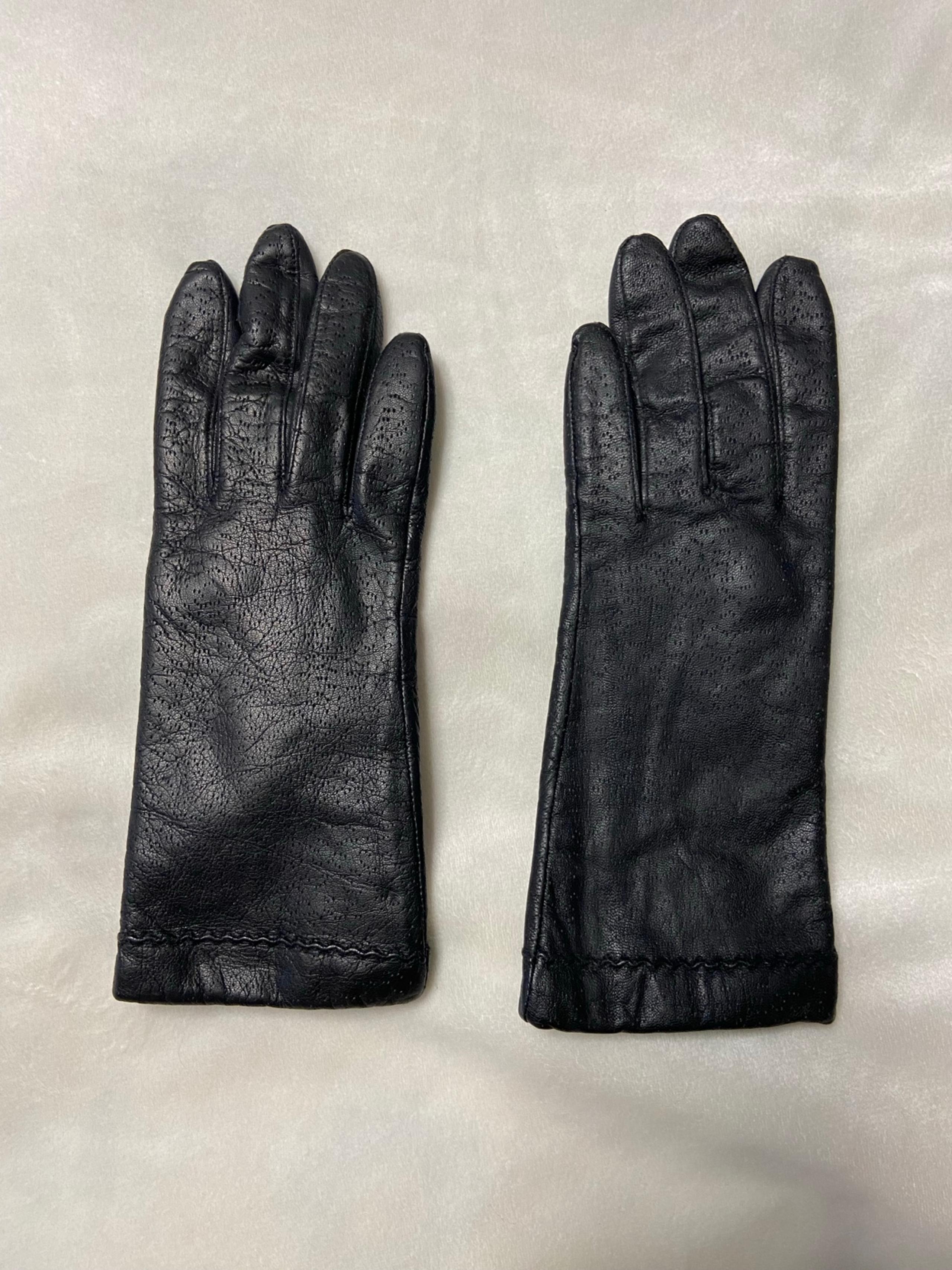 FOWNES Black Leather Gloves