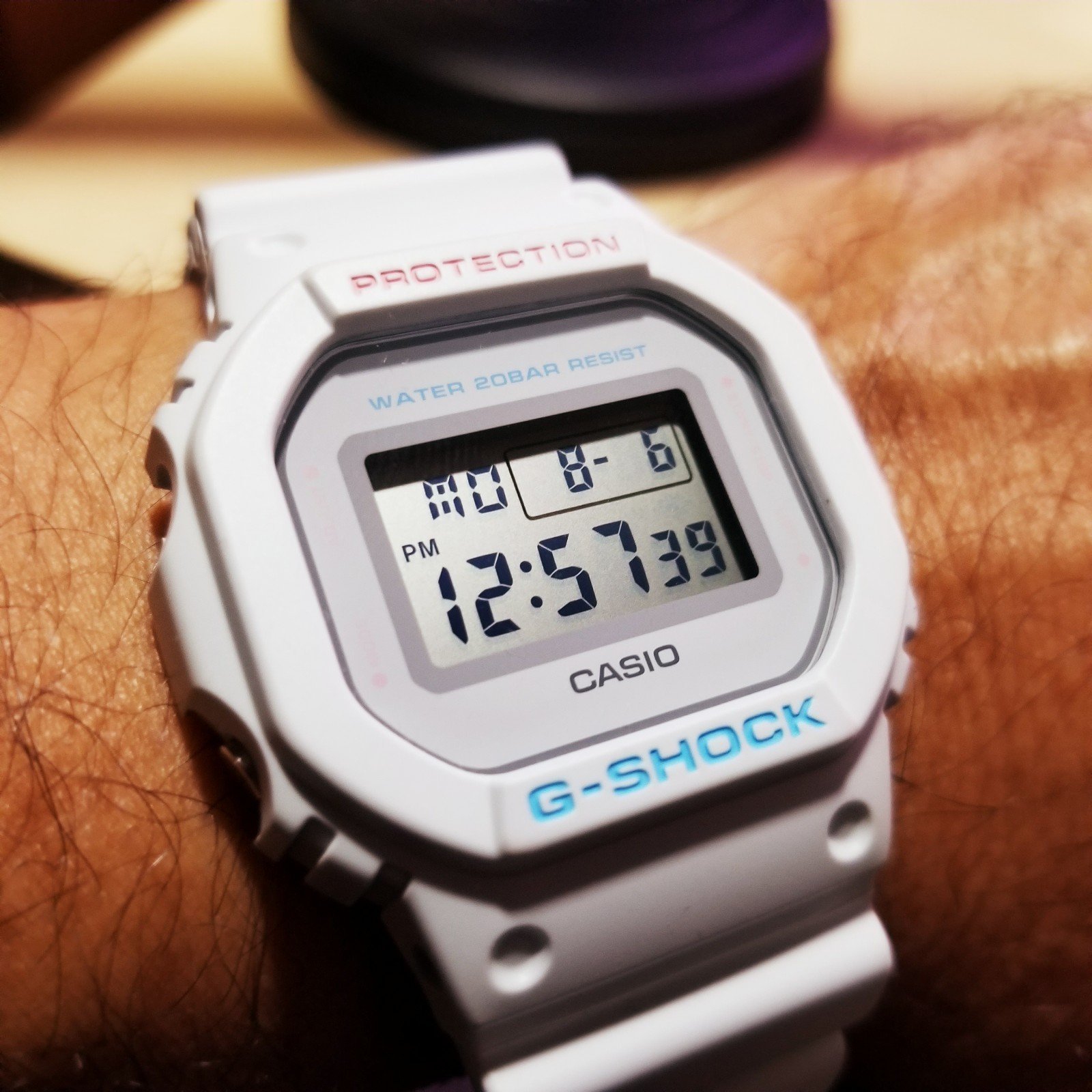 ⌚Rare Casio G-Shock DW5600 in white